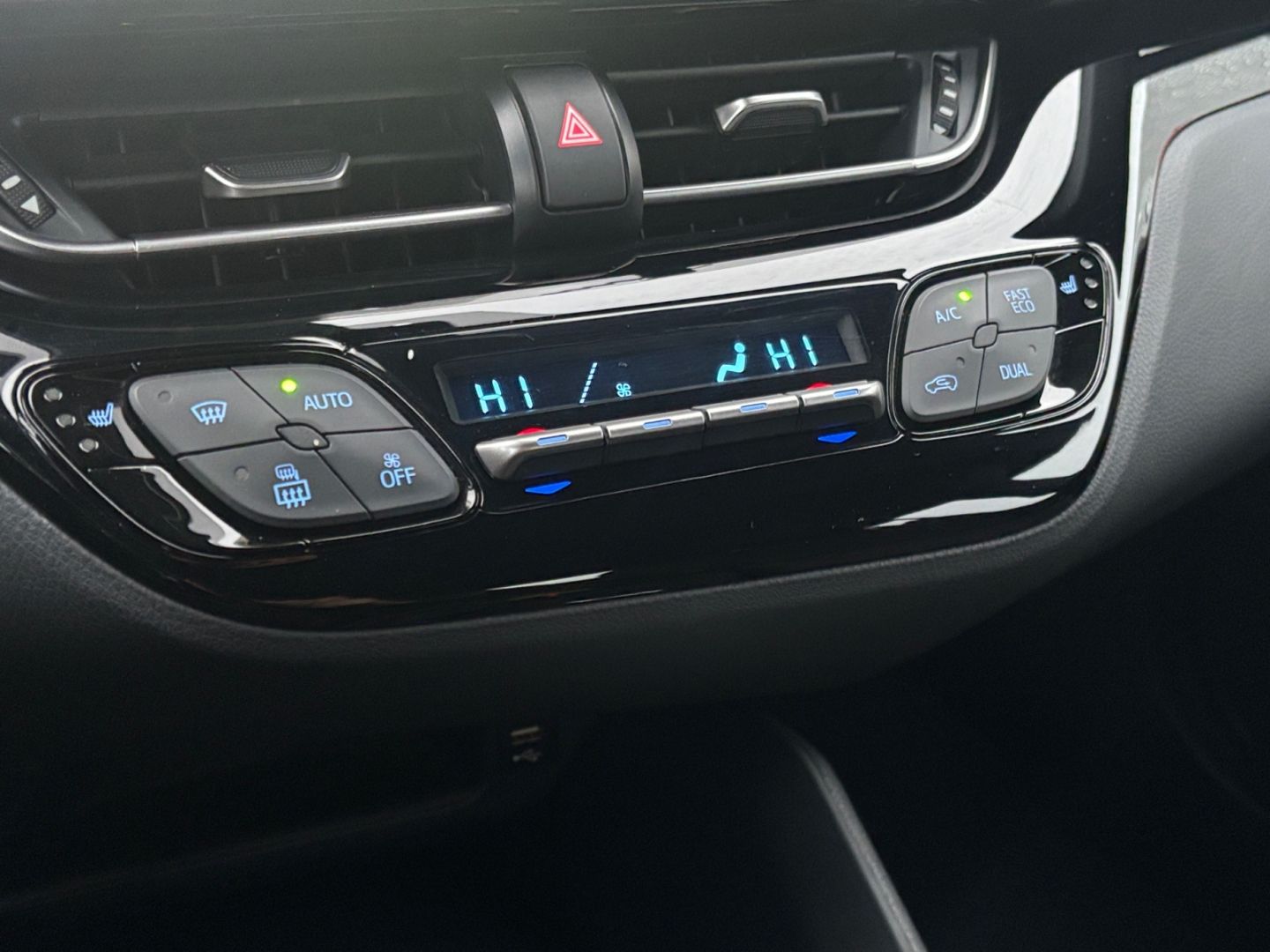 Toyota C-HR 2.0 Hybrid Business-Edition *LED*CAM*CarPla