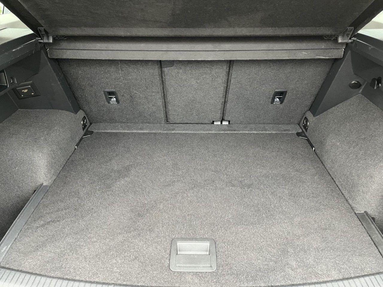 Volkswagen Tiguan 2,0 TDI DSG 4Motion Elegance (Navi+AHK+AC