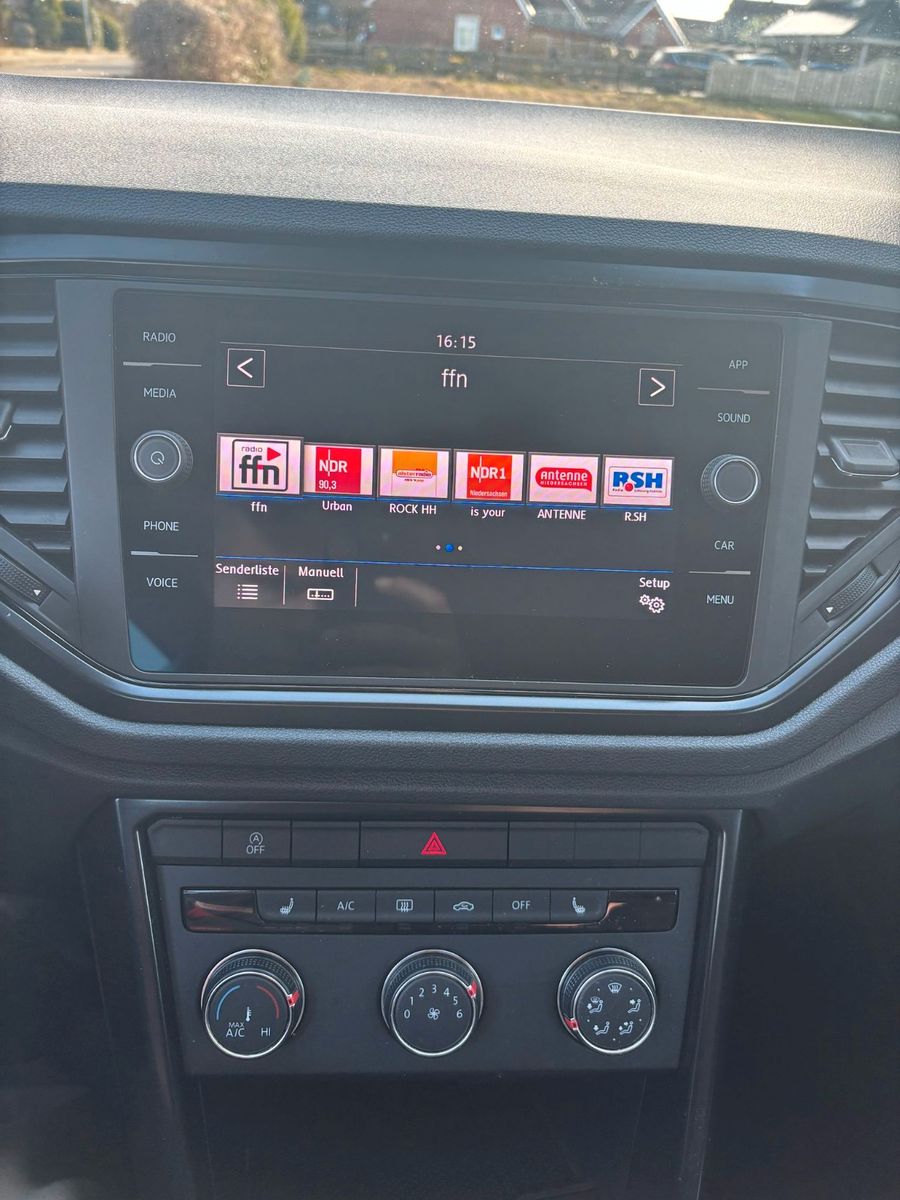 Volkswagen T-Roc - Samsaru's Car Outlet