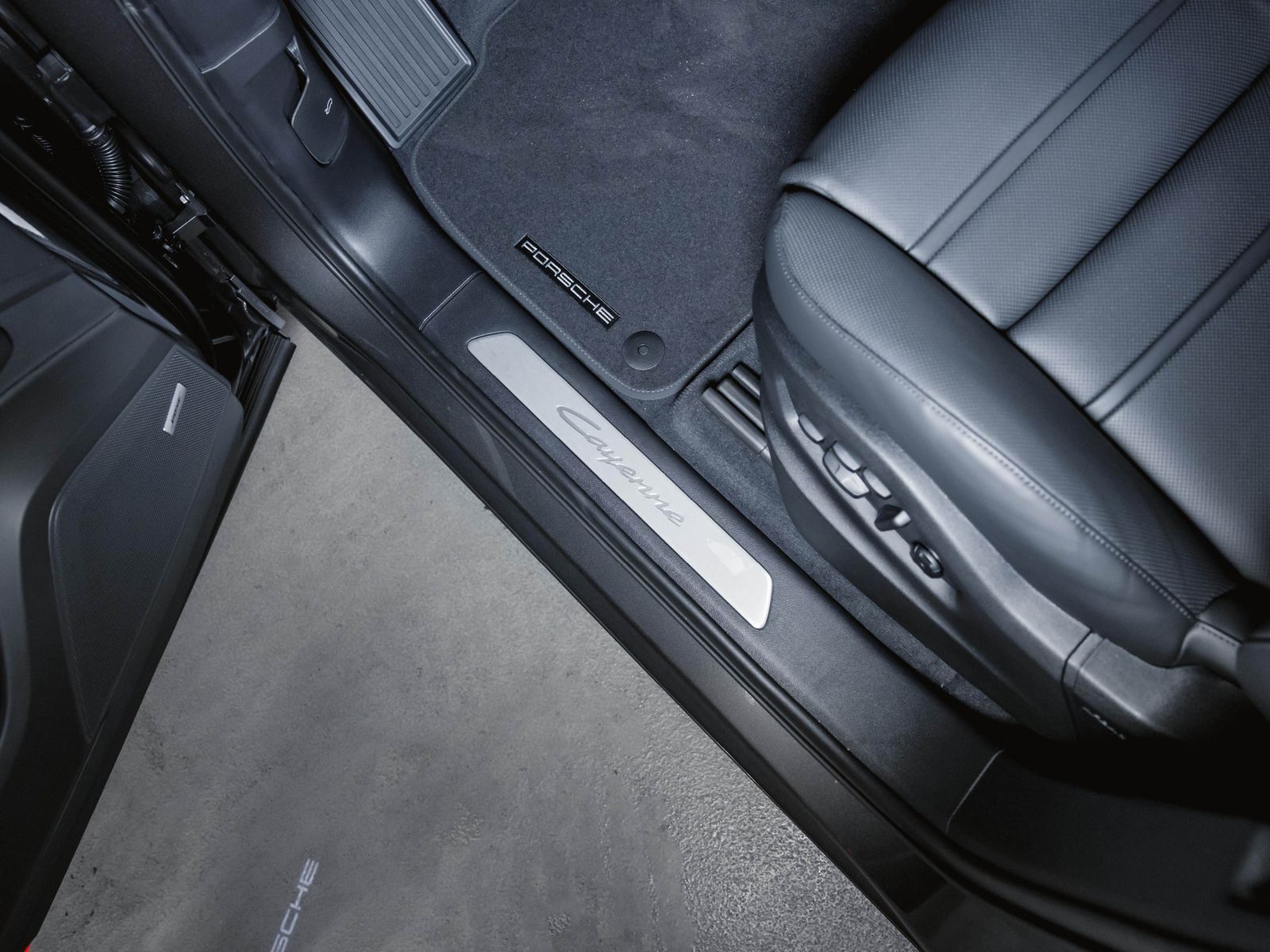 Porsche Cayenne E-Hybrid Sportabgasanlage Sportlenkrad