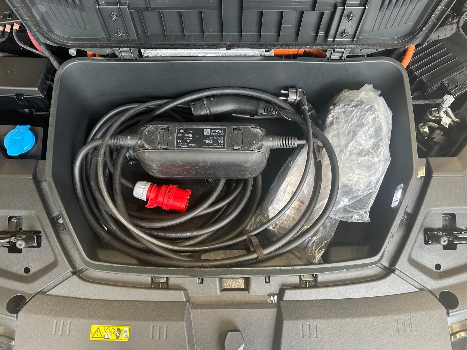 Audi e-tron 55 quattro S line 95kWh UPE:120T€|Sportsi