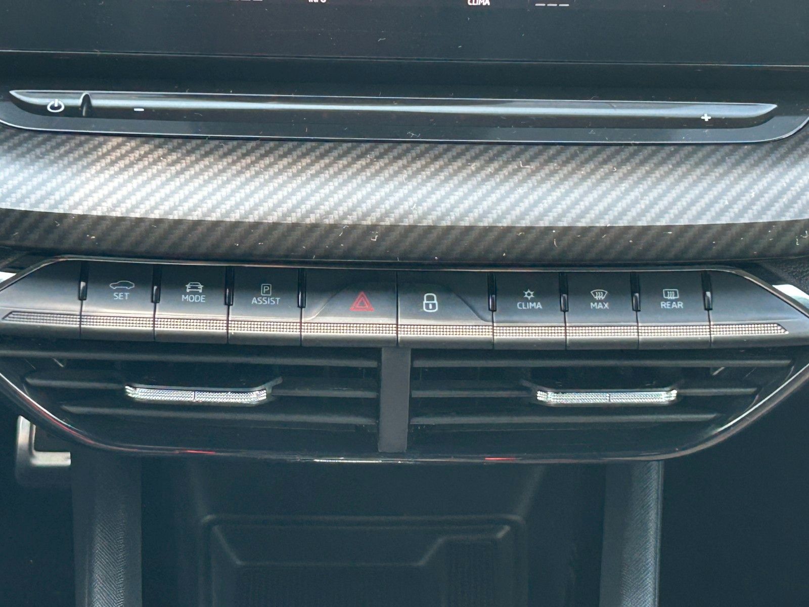 Skoda OCTAVIA Combi RS Plus - Samsaru's Car Outlet