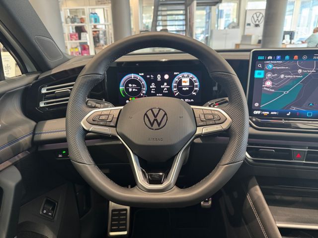 Volkswagen Tiguan TDI R-Line AHK 20Z Area Black Leder Pano
