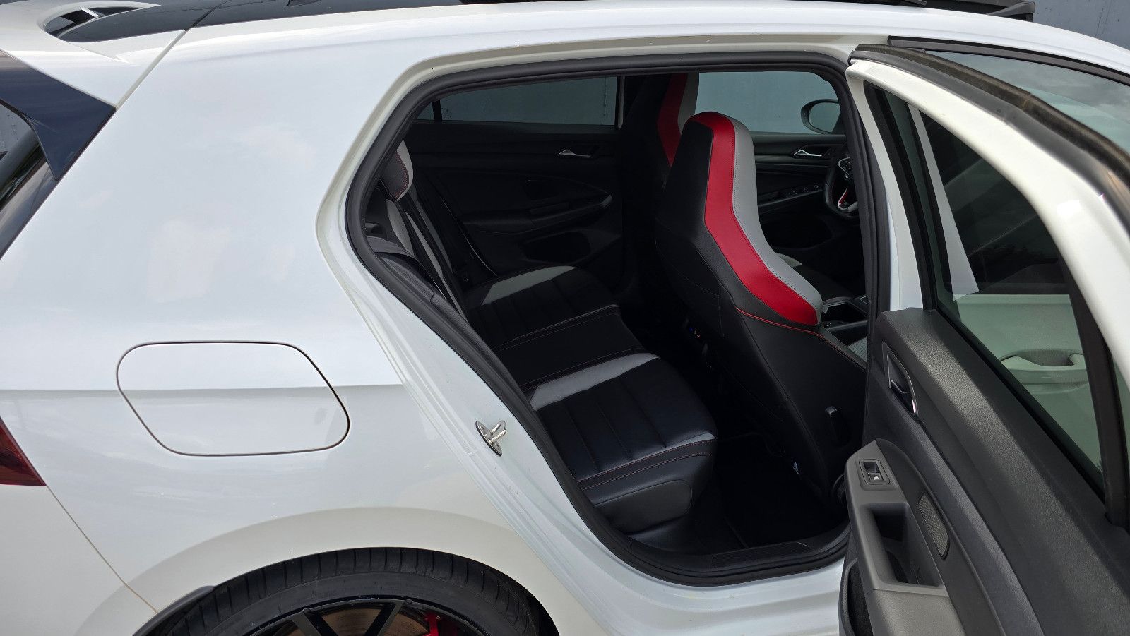 Volkswagen Golf 8 GTI Clubsport 45 DSG * Akrapovic *Leder*
