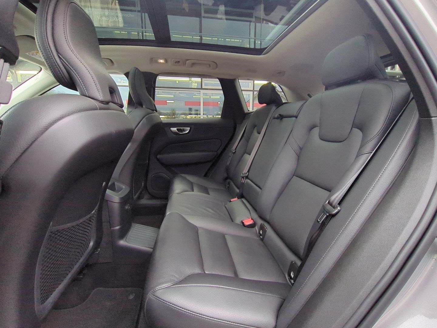 Volvo XC60 Plus Dark Recharge Plug-In Hybrid AWD T6 St