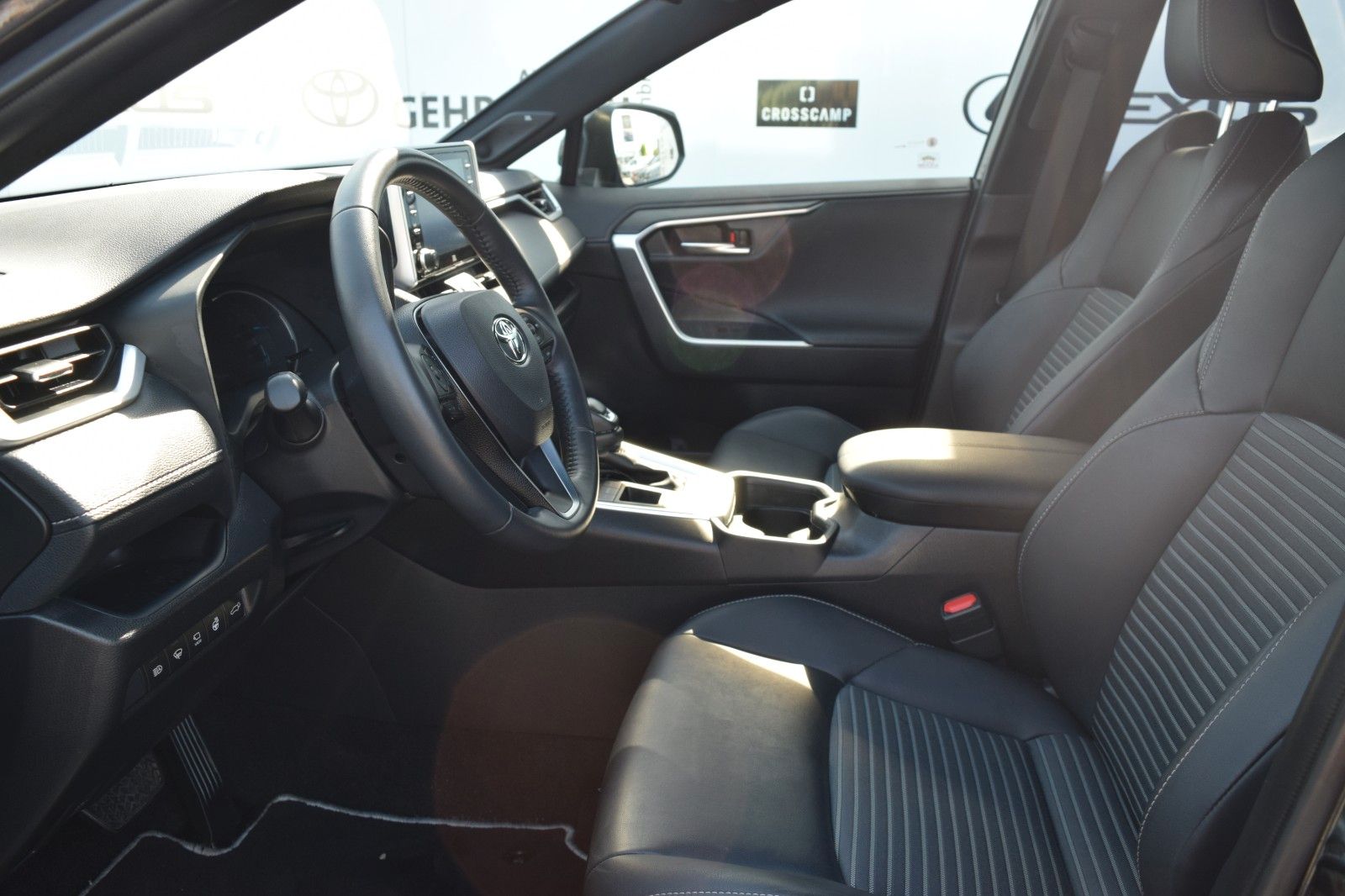 Toyota RAV 4 RAV4 Hybrid 4x2 Black Edition - Samsaru's Car Outlet