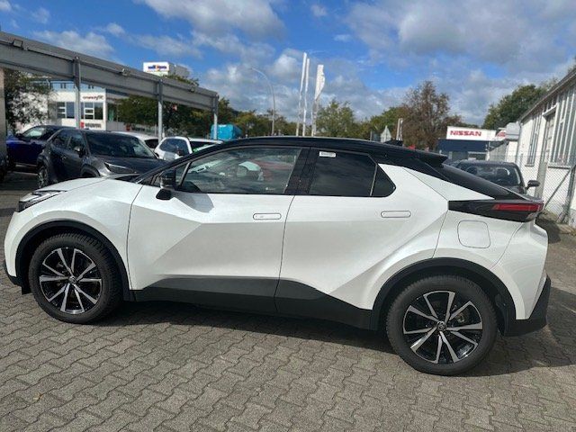 Toyota C-HR 2,0l Plug-In Hybrid 4x2 Black&White