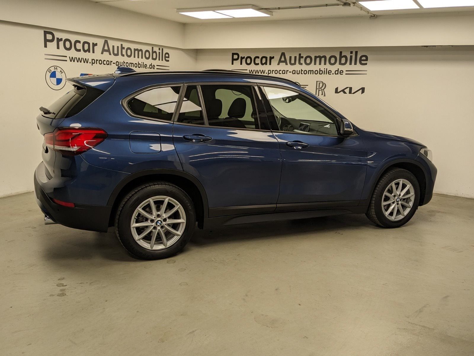 BMW X1 xDrive18d - Samsaru's Car Outlet