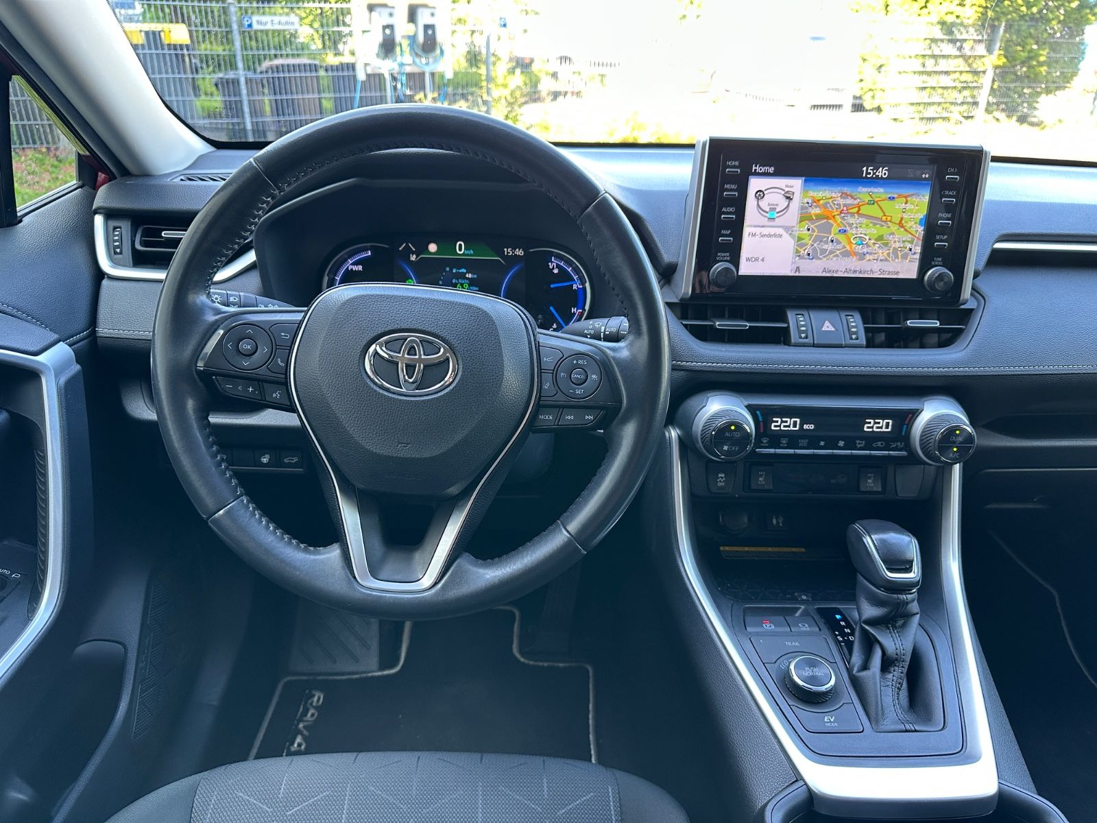 Toyota RAV 4 2.5 Hybrid 4x4 - Samsaru's Car Outlet