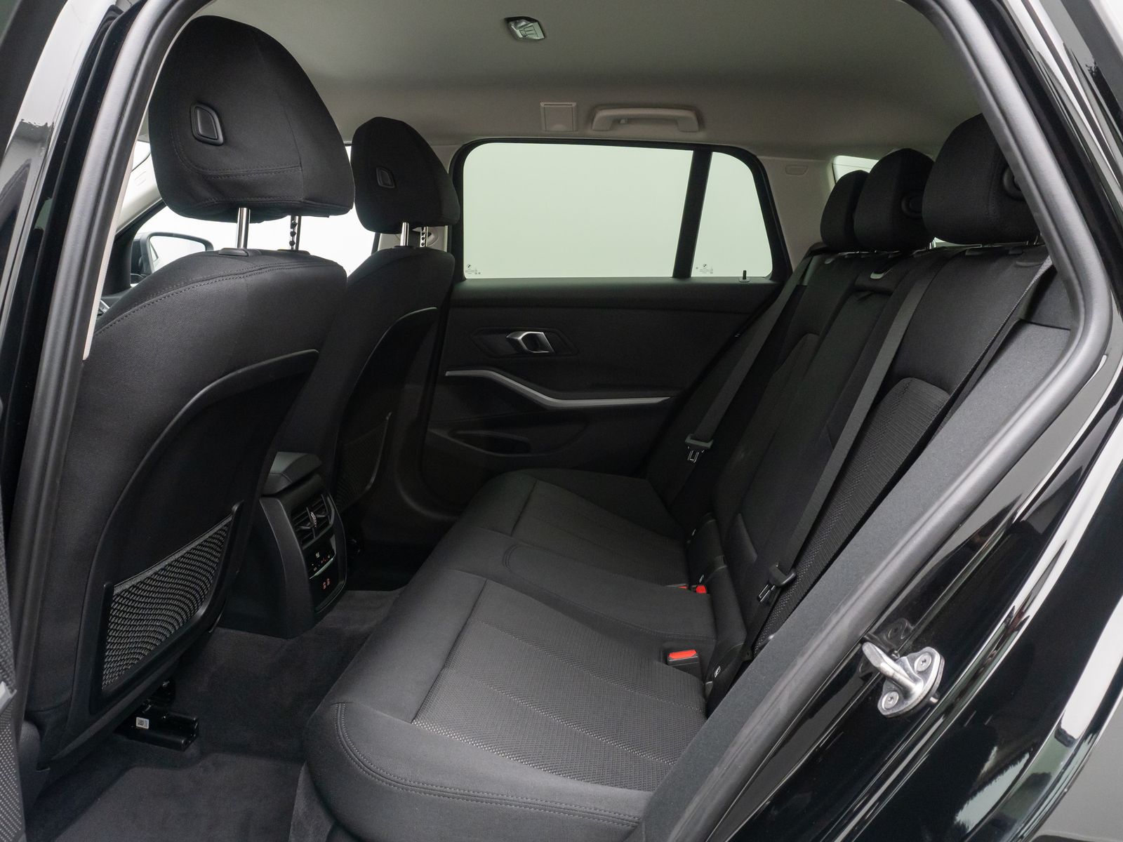 BMW 320e - Samsaru's Car Outlet