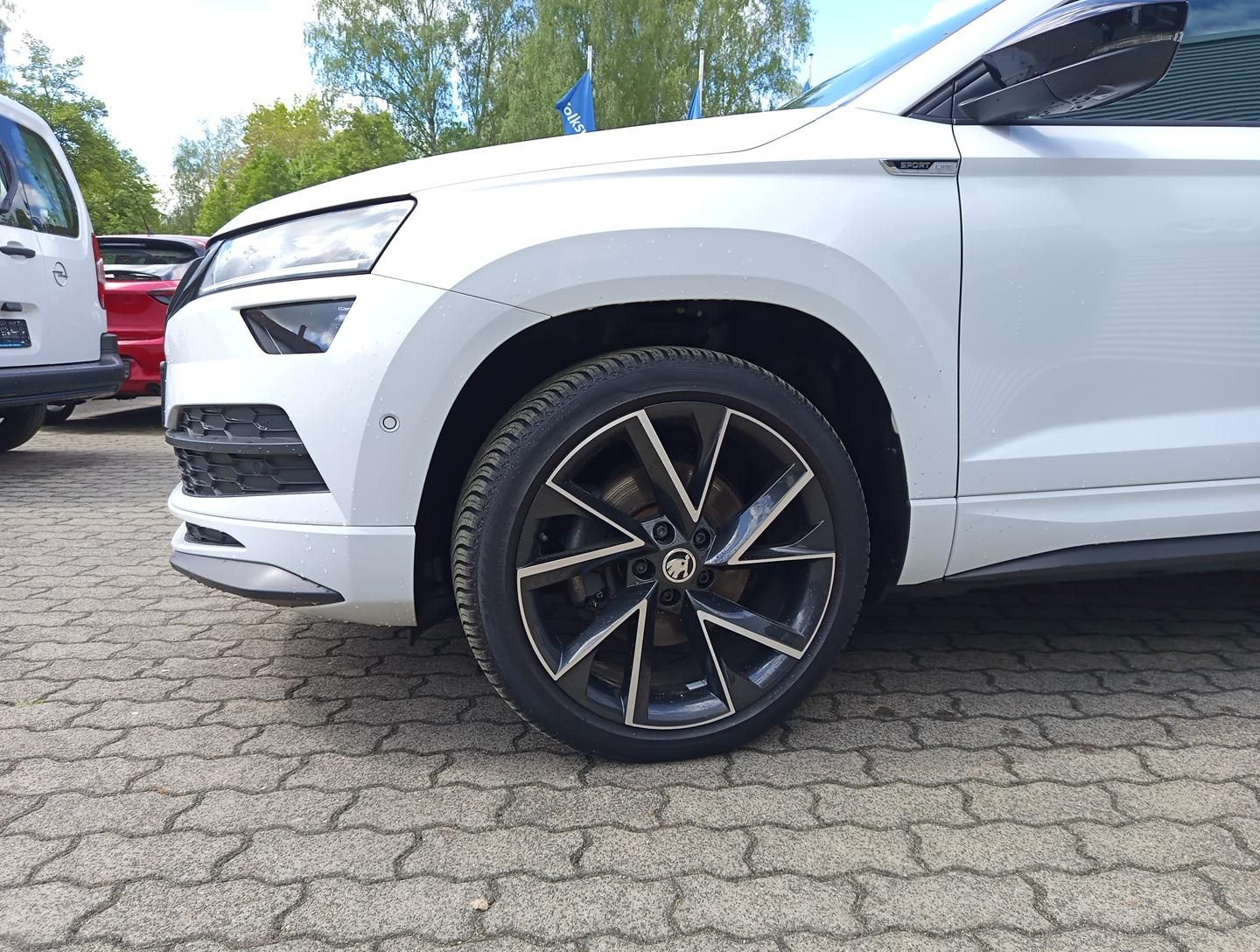 Skoda Karoq Sportline 4x4 2.0 TSI AHK*CANTON-SOUND*360