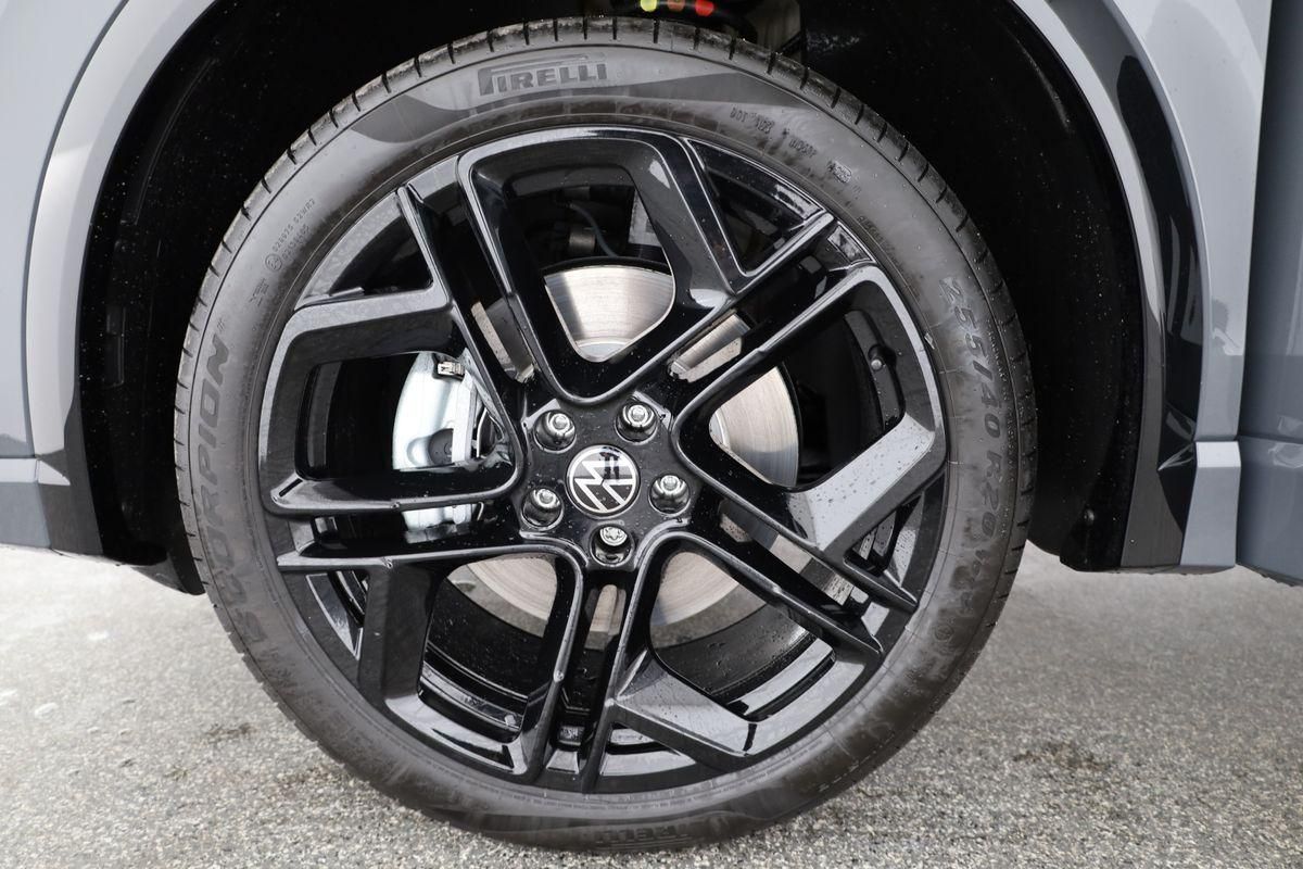 Volkswagen Tiguan TDI DSG 4M R-LINE Black, 20-Zoll, Pano, L