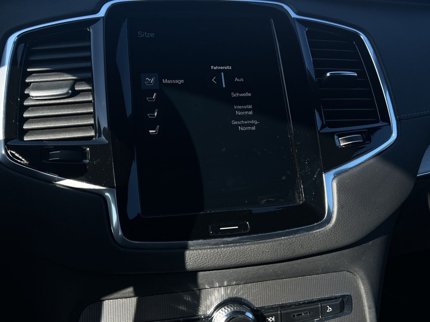 Volvo XC90 B5 D AWD R-Design 4ZKlima MassageSitze