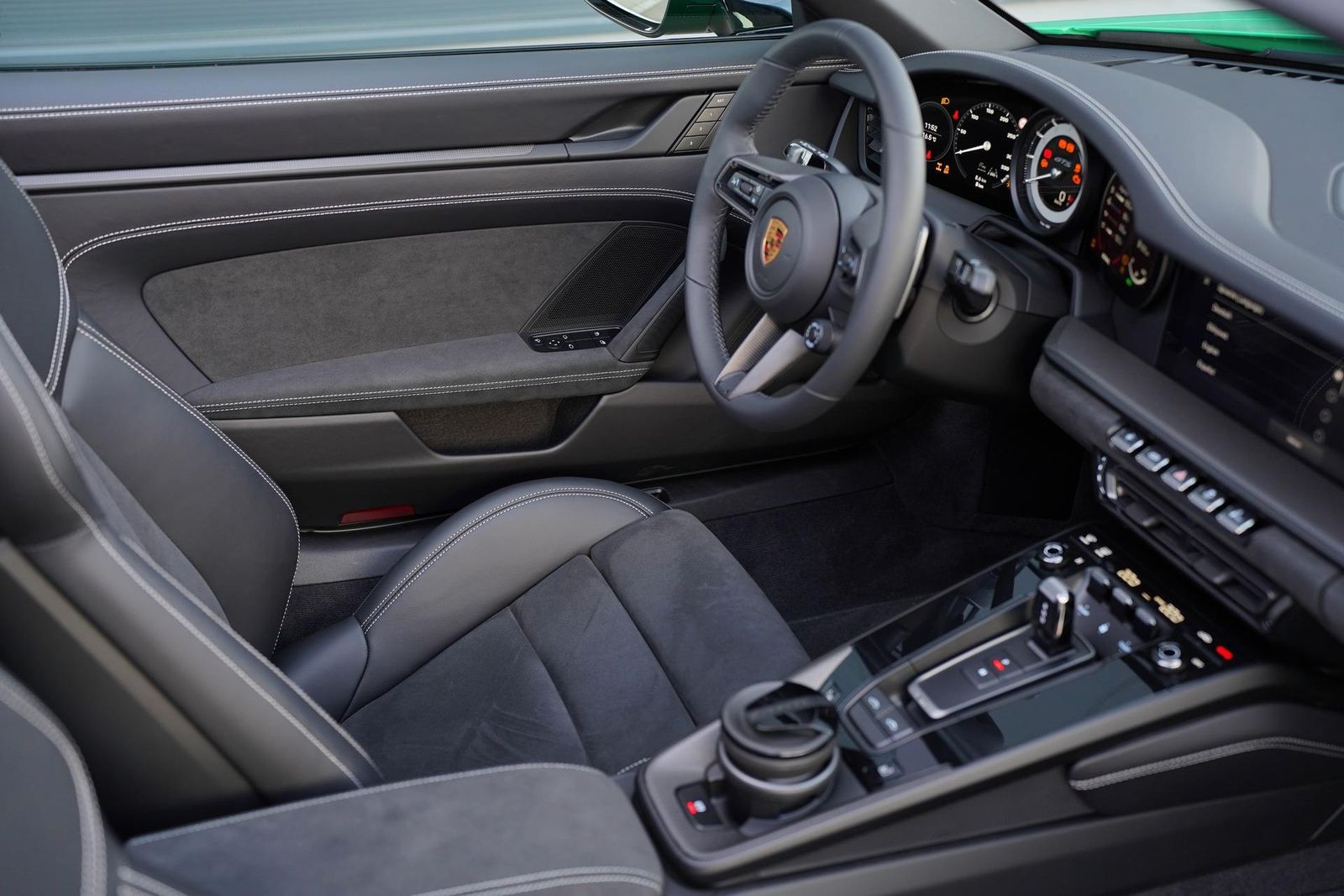 Porsche 992 4 GTS Targa Inno HAL Lift Bose Matrix 360...