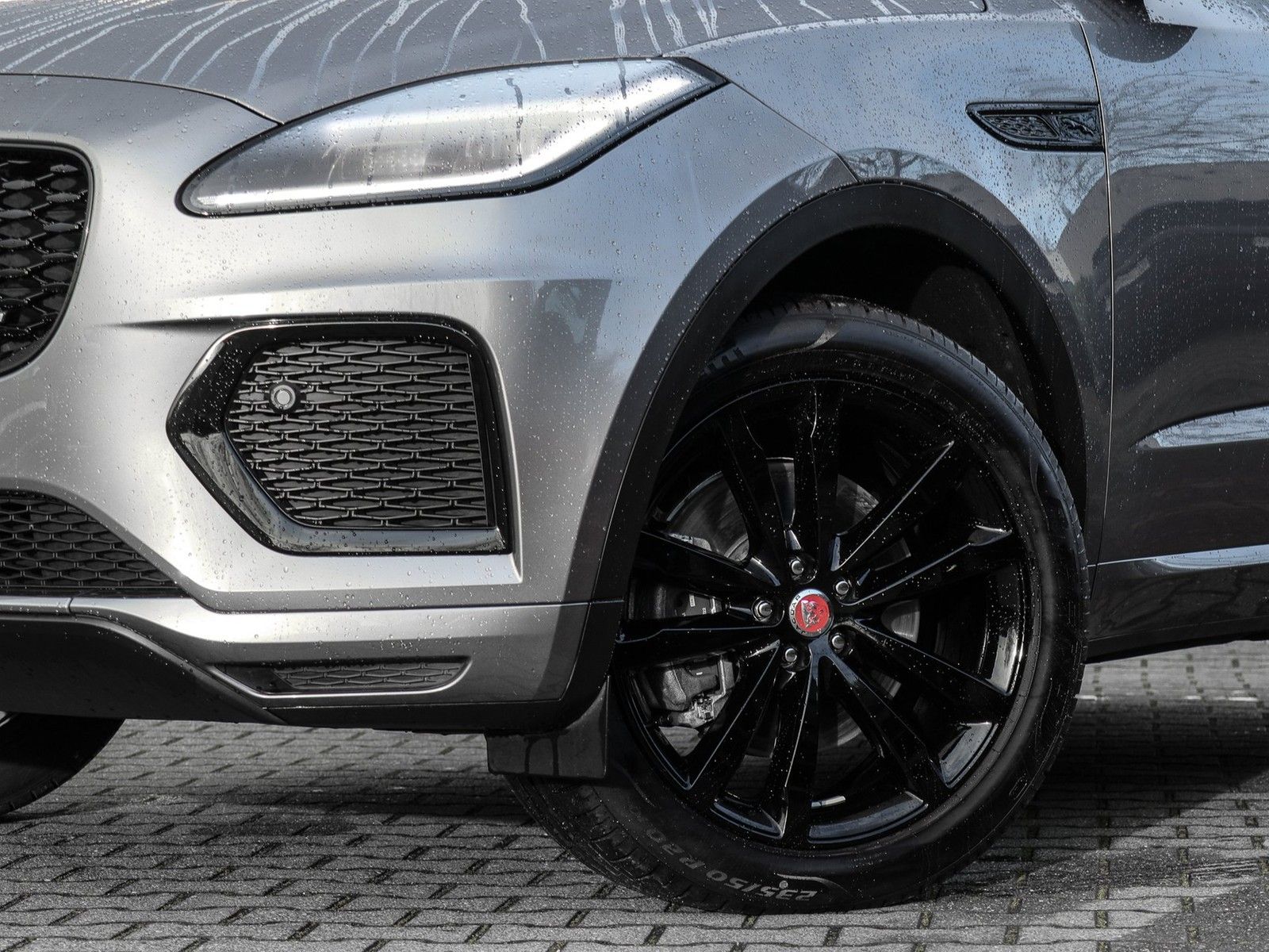 Jaguar E-PACE P250 R-Dynamic SE AWD Black Pack, 20" LM