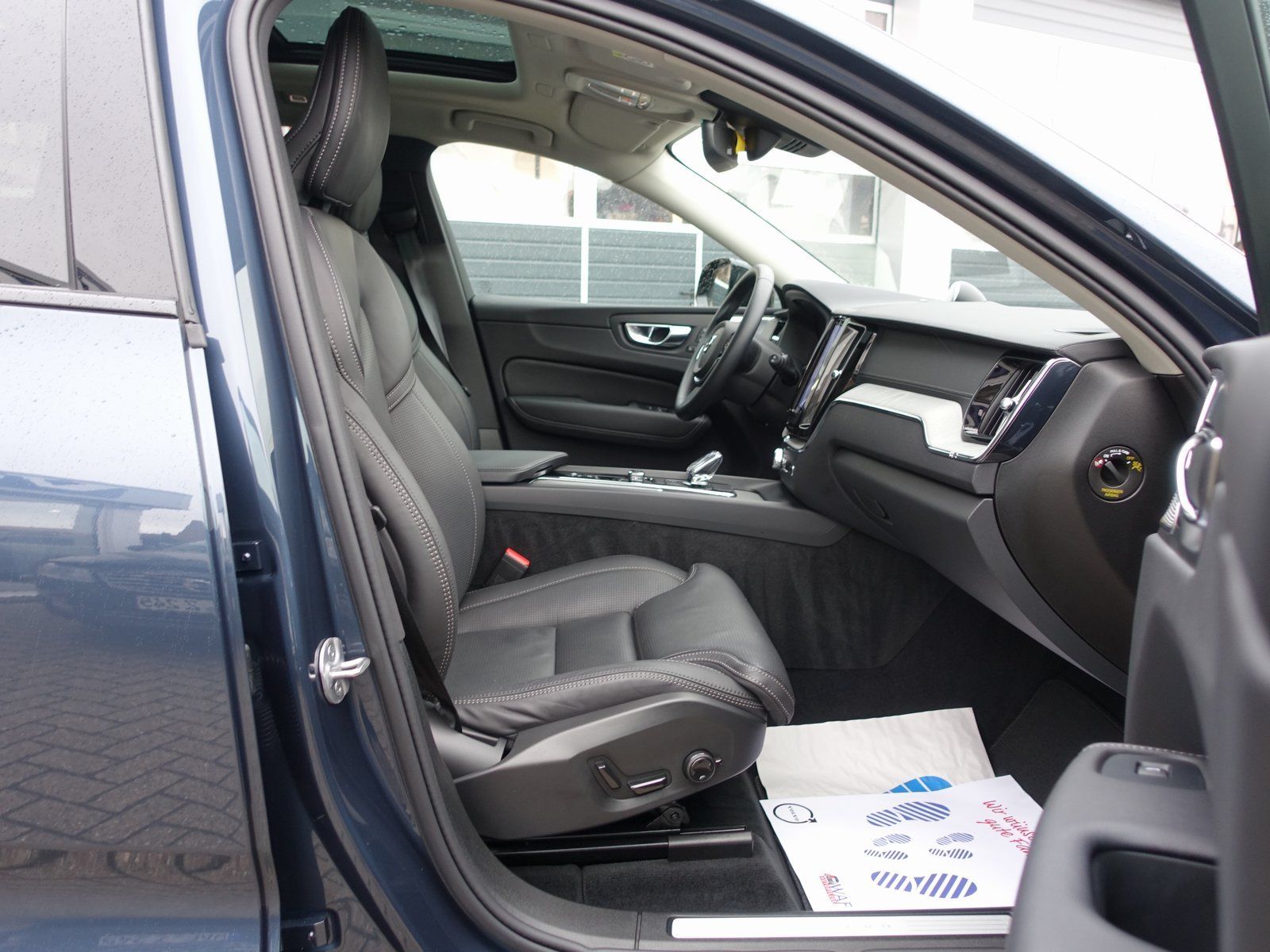 Volvo XC60 Ultra T8 AWD/Massage/Pano/360°/B&W/AHK