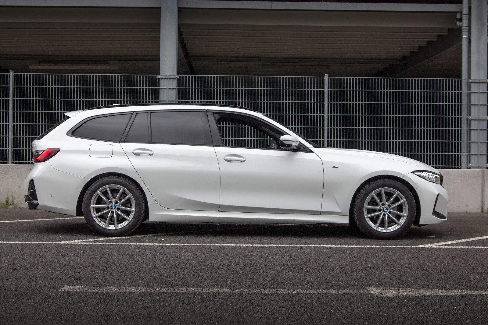 BMW 318d T*M Sport*PANO*360°*HUD*Keyless*AHK*SHADOW*