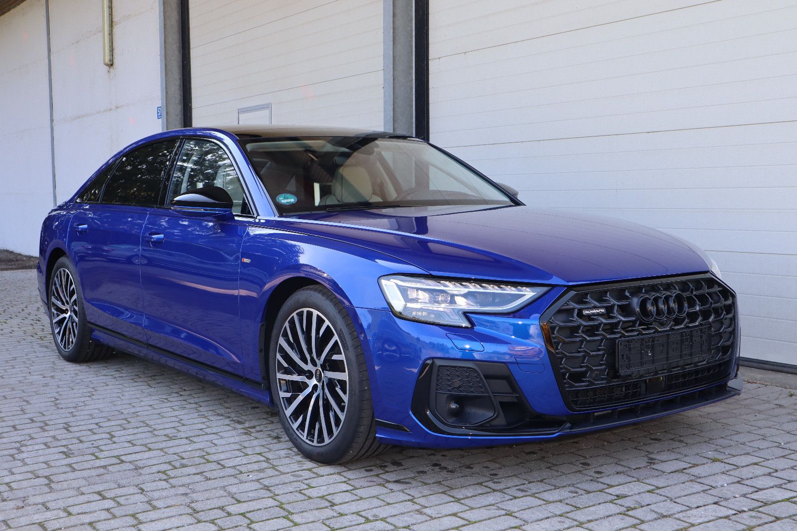 Audi A8L 60 TFSIe lang exclusive - Samsaru's Car Outlet