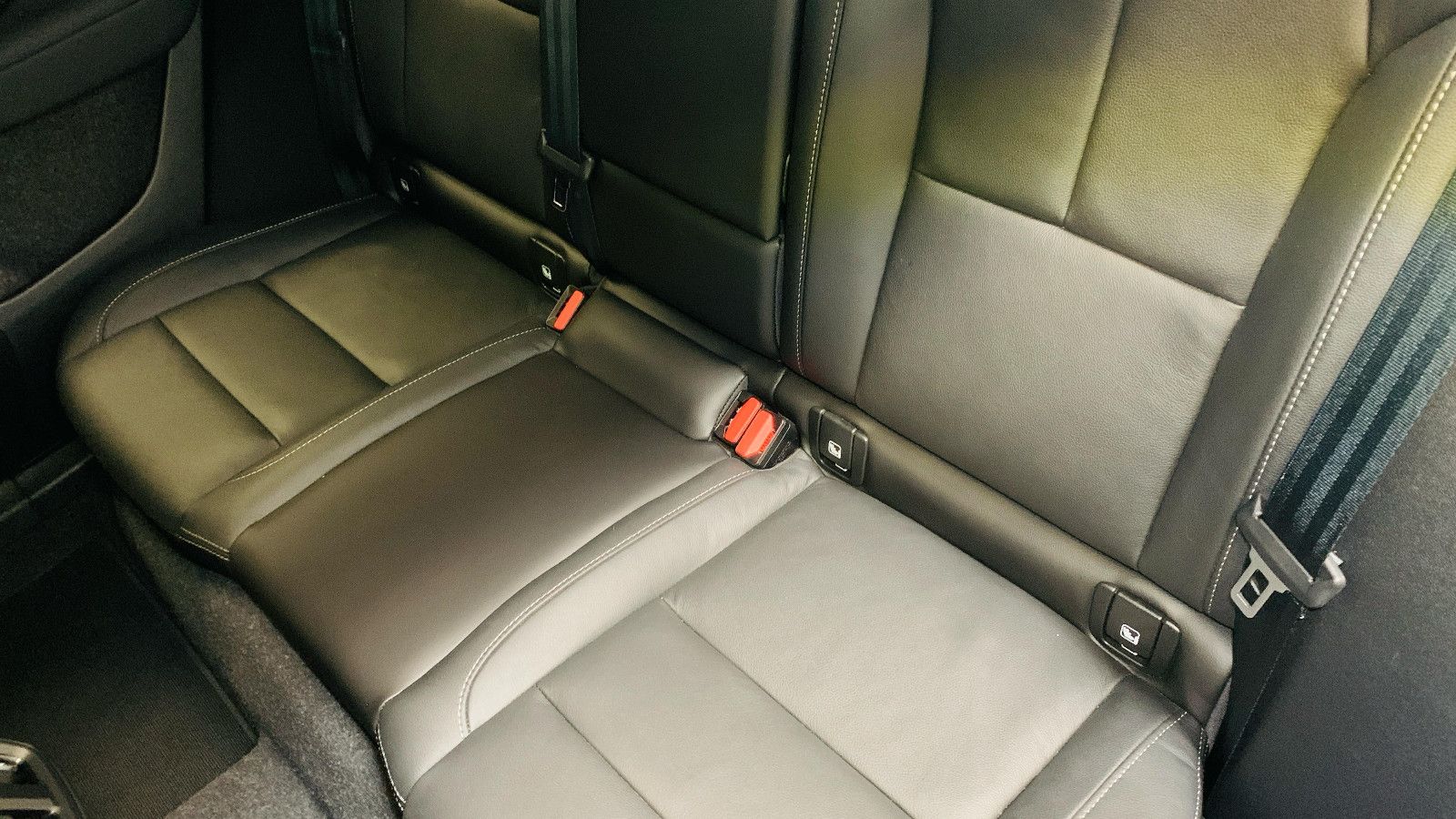 Volvo XC40 B3 Plus Dark AHK Pano ACC Pilot Navi 360°