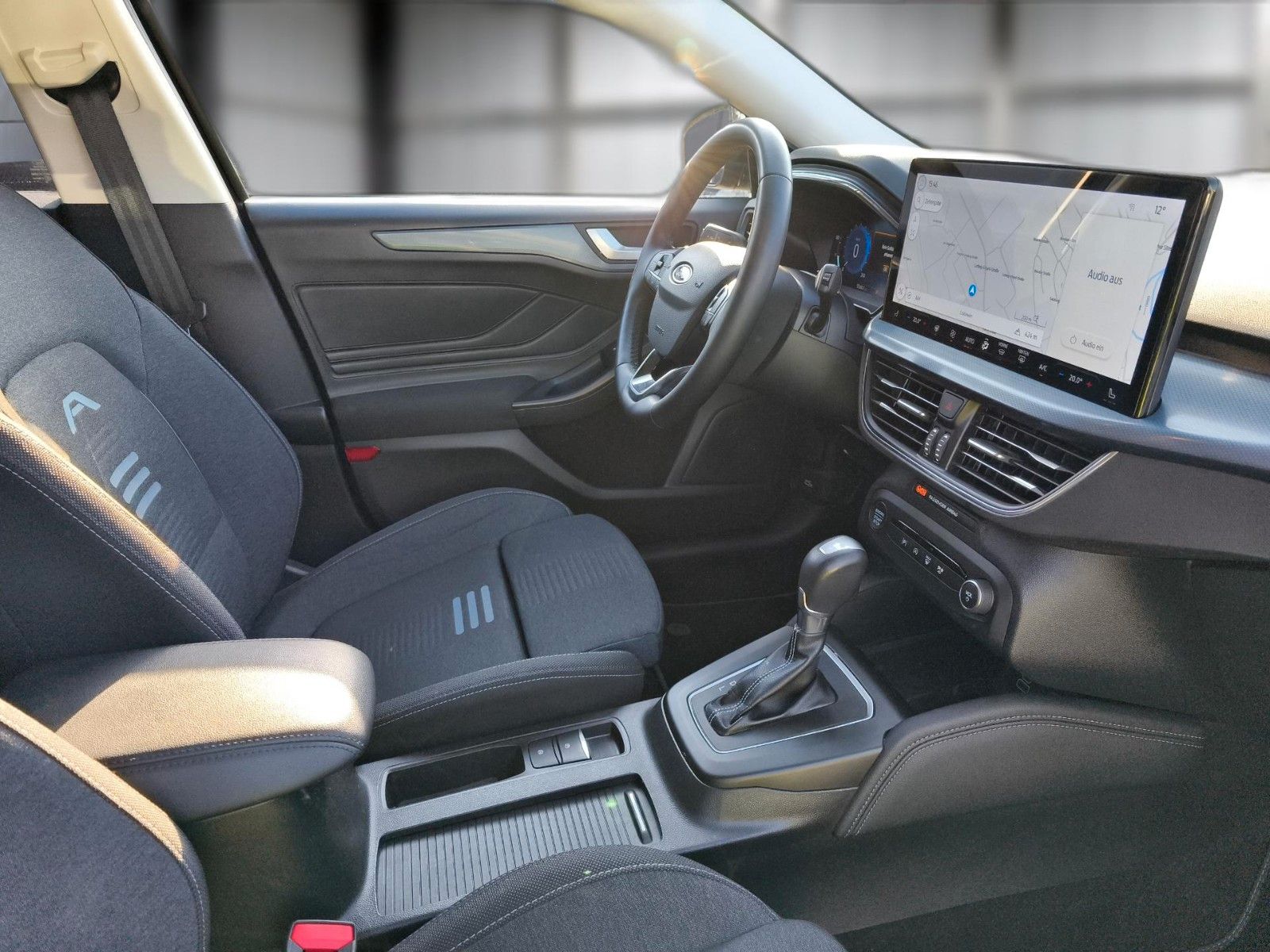 Ford Focus Lim. Active X NAVI LED ACC TOP ZUSTAND
