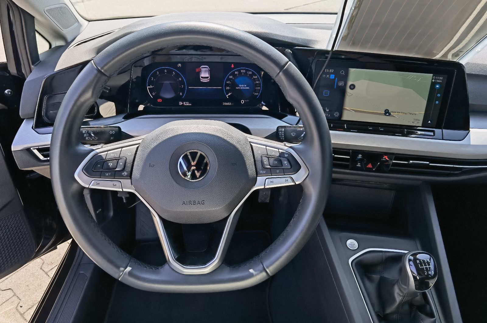 Volkswagen Golf Life 1.5 TSI - Samsaru's Car Outlet