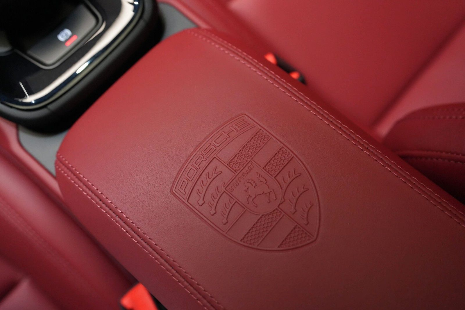 Porsche 911 Carrera 4 GTS T-Hybrid