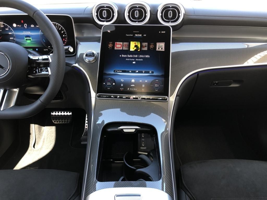 Mercedes-Benz GLC 300 de 4MATIC +MBUX+AMG+Pano+AHK+W-Paket+ACC