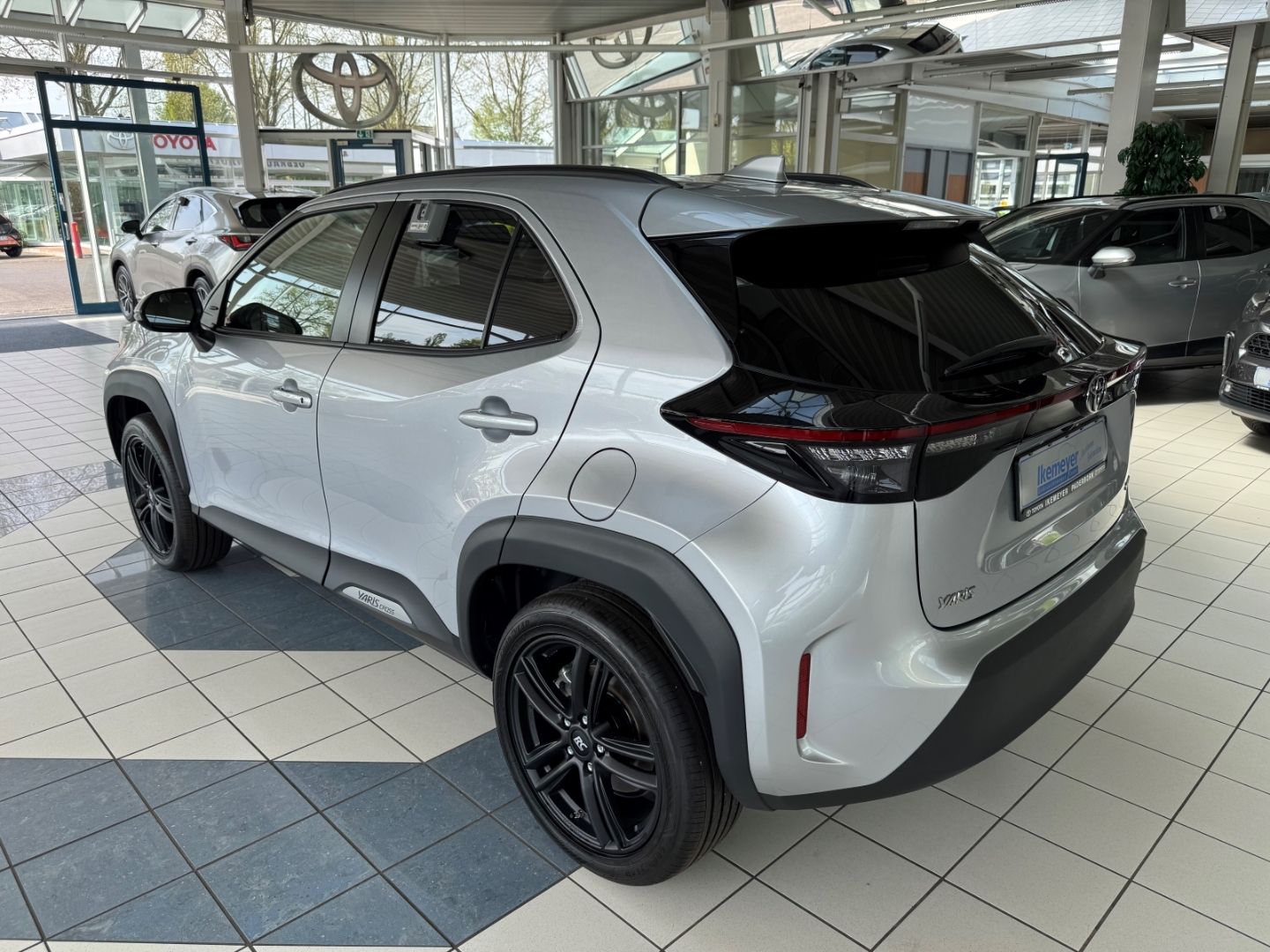 Toyota Yaris Cross Hybrid Team DK 18Zoll Sitzheizung Le