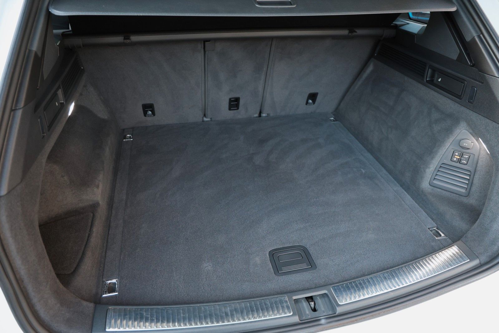 Volkswagen Touareg R-Line V8 TDI 4Mo. AHK Pano 360° Massage