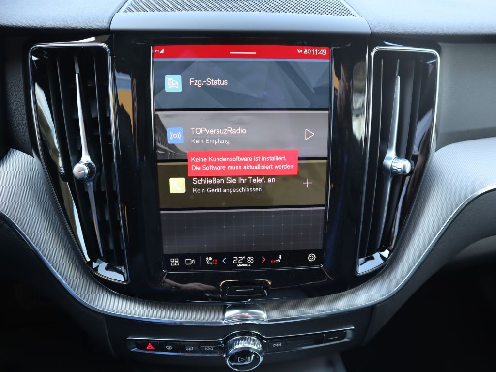 Volvo XC60 B4 B Plus Dark - Samsaru's Car Outlet