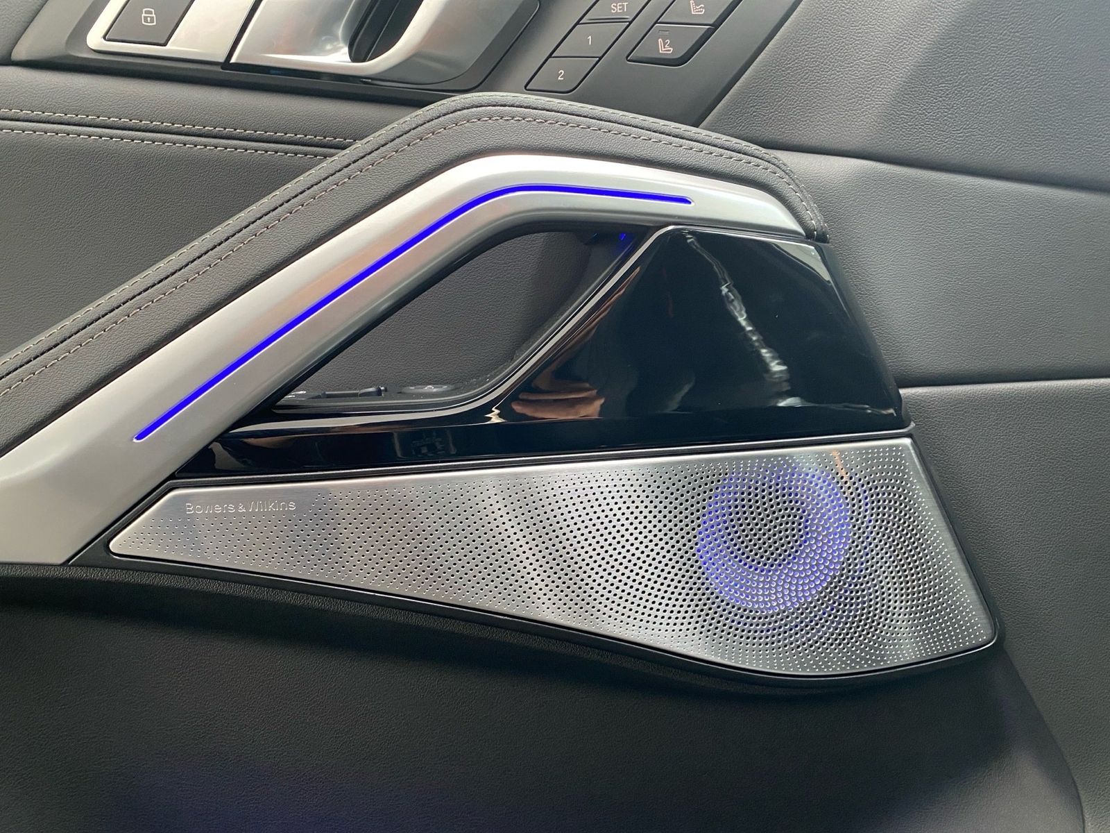 BMW X6 xDrive40d M Sport 360° AHK Pano SHZ Air Bo&Wi