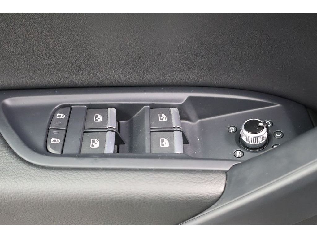Audi Q5 55 TFSI e quattro S line S tronic - Samsaru's Car Outlet
