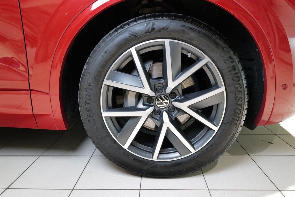 Volkswagen Touareg 3.0TDI R-Line - Samsaru's Car Outlet
