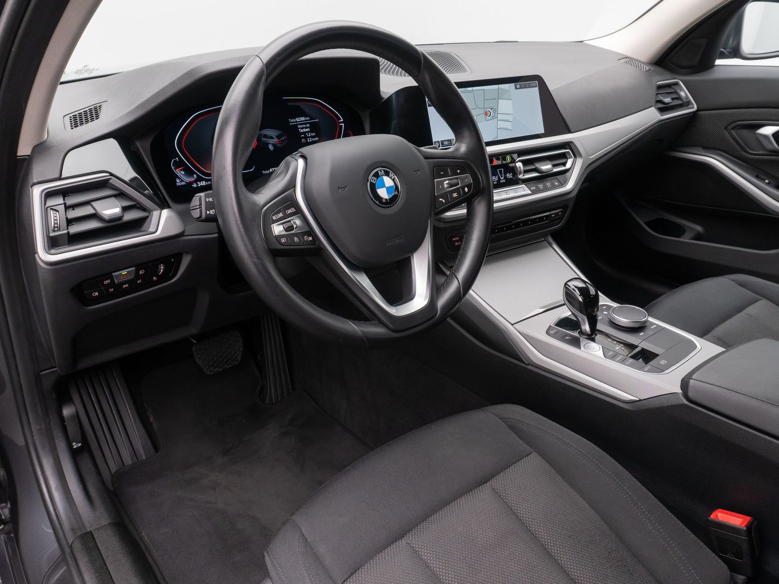 BMW 320d Advantage - Samsaru's Car Outlet