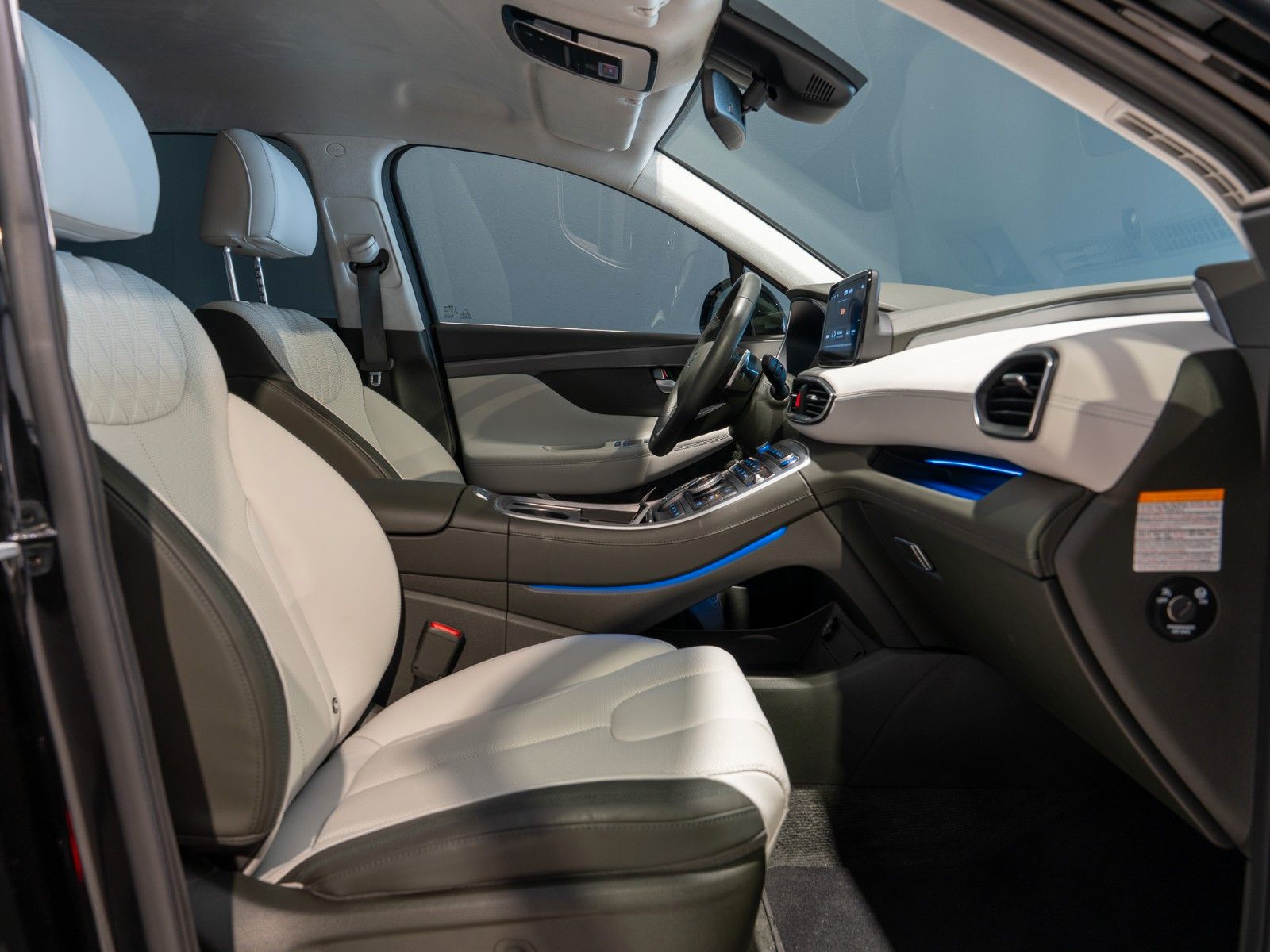 Hyundai Santa Fe Signature Plug-In Hybrid 4WD - Samsaru's Car Outlet