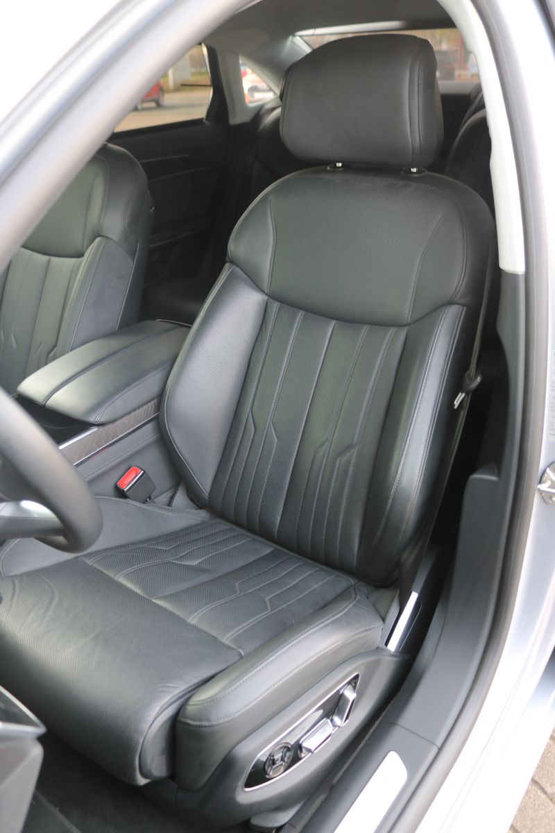 Audi A8 L 50 TDI quattro Lang - Samsaru's Car Outlet