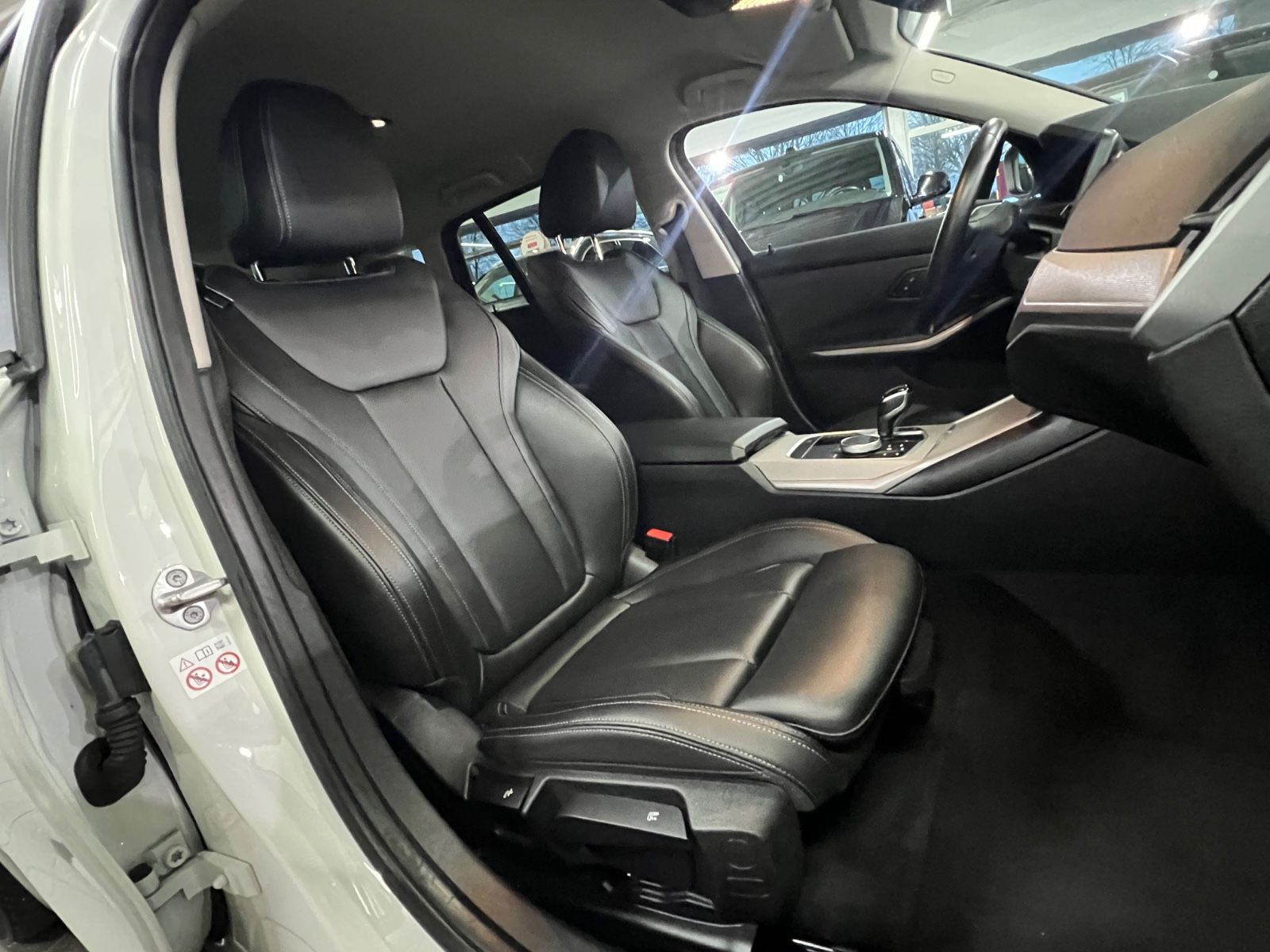 BMW 330 e Touring Advantage - Samsaru's Car Outlet