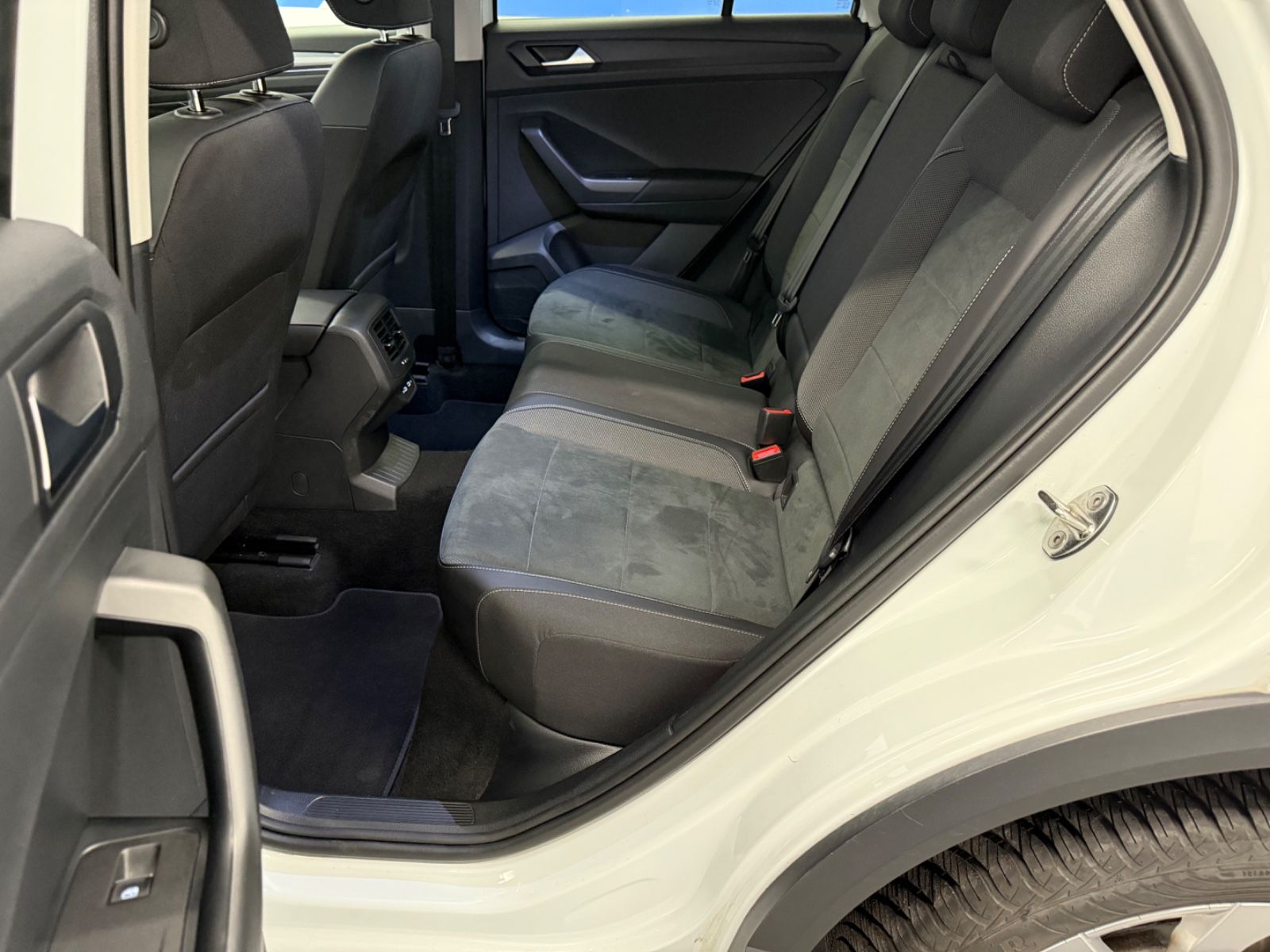 Volkswagen T-Roc 2.0 TDI DSG VirtuCock - Samsaru's Car Outlet