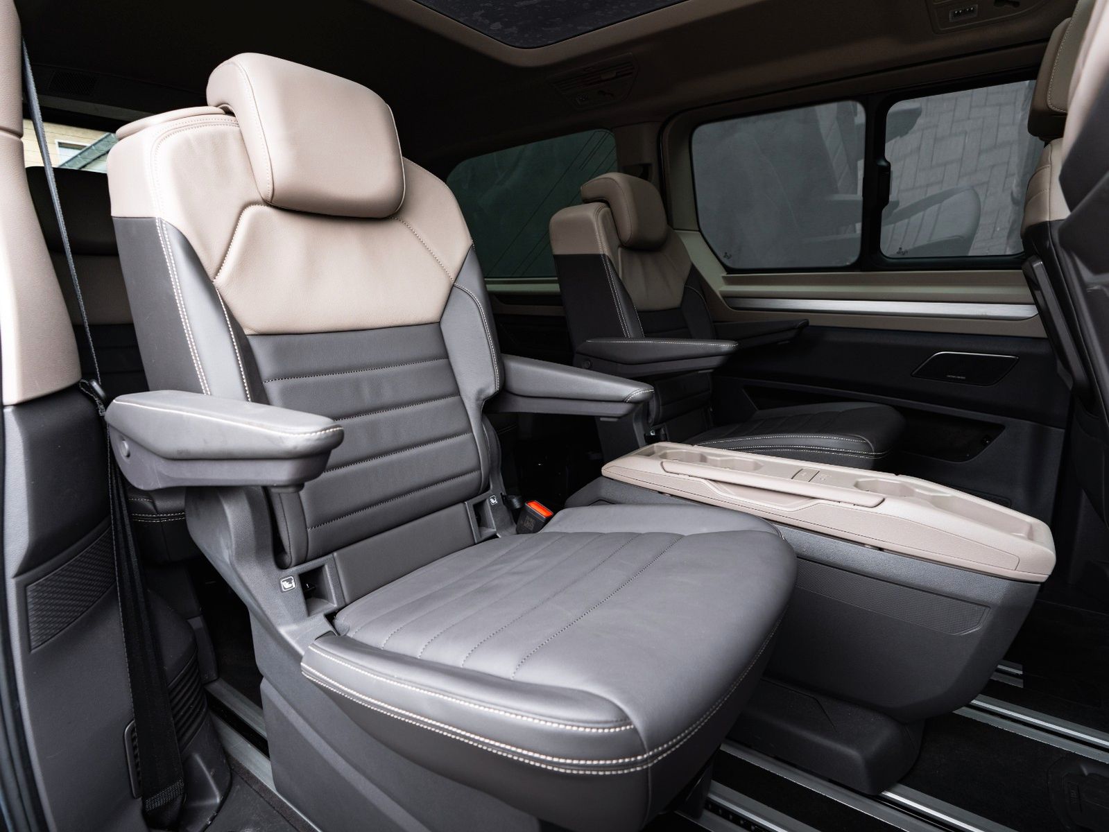 Volkswagen T7 Multivan LANG 100% VOLL TSDHZG LEDER PANO