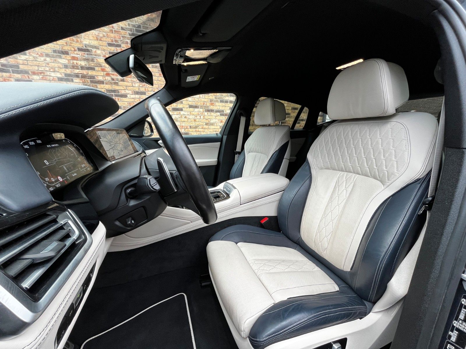 BMW X6 M50i AHK Leder Laser HUD DAProf Standhz