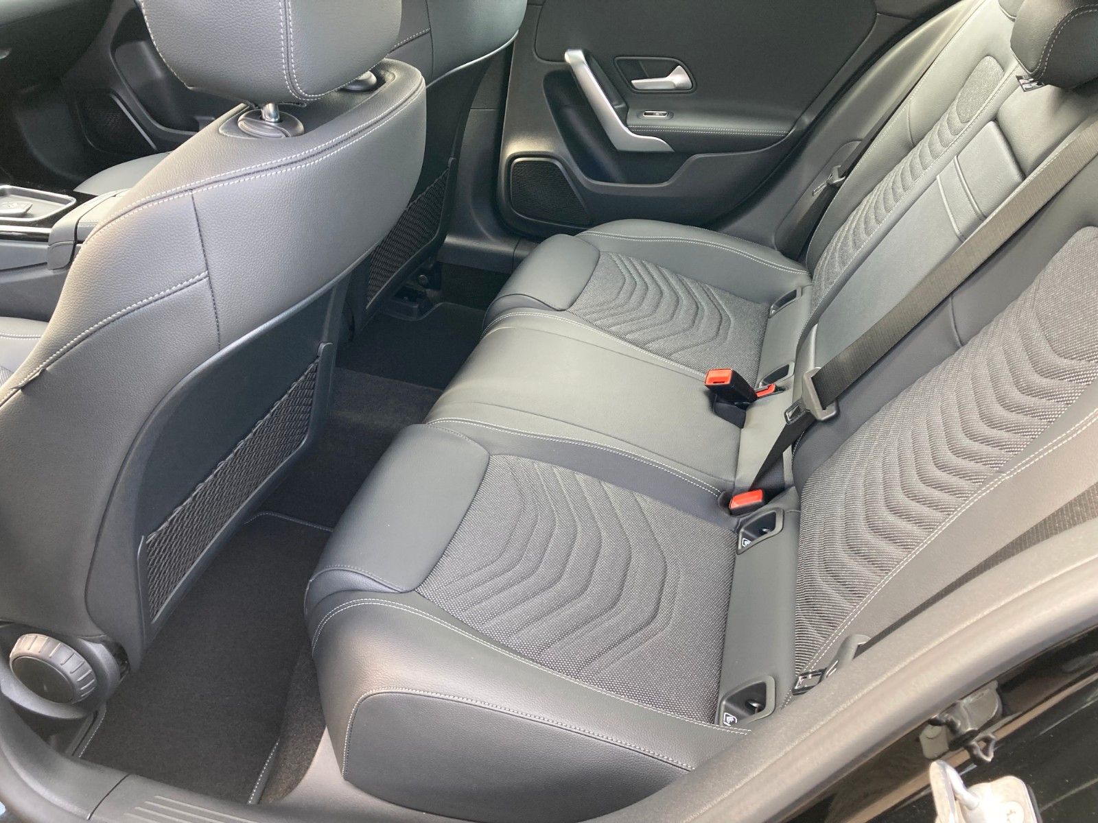 Mercedes-Benz A 180 - Samsaru's Car Outlet