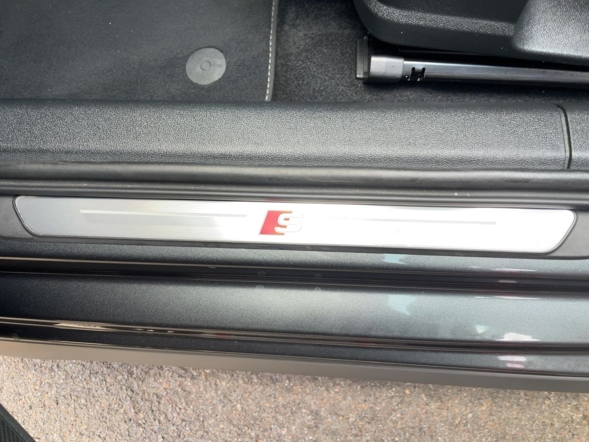 Audi A3 Sportback 35 2.0 TDI S-Line - Samsaru's Car Outlet