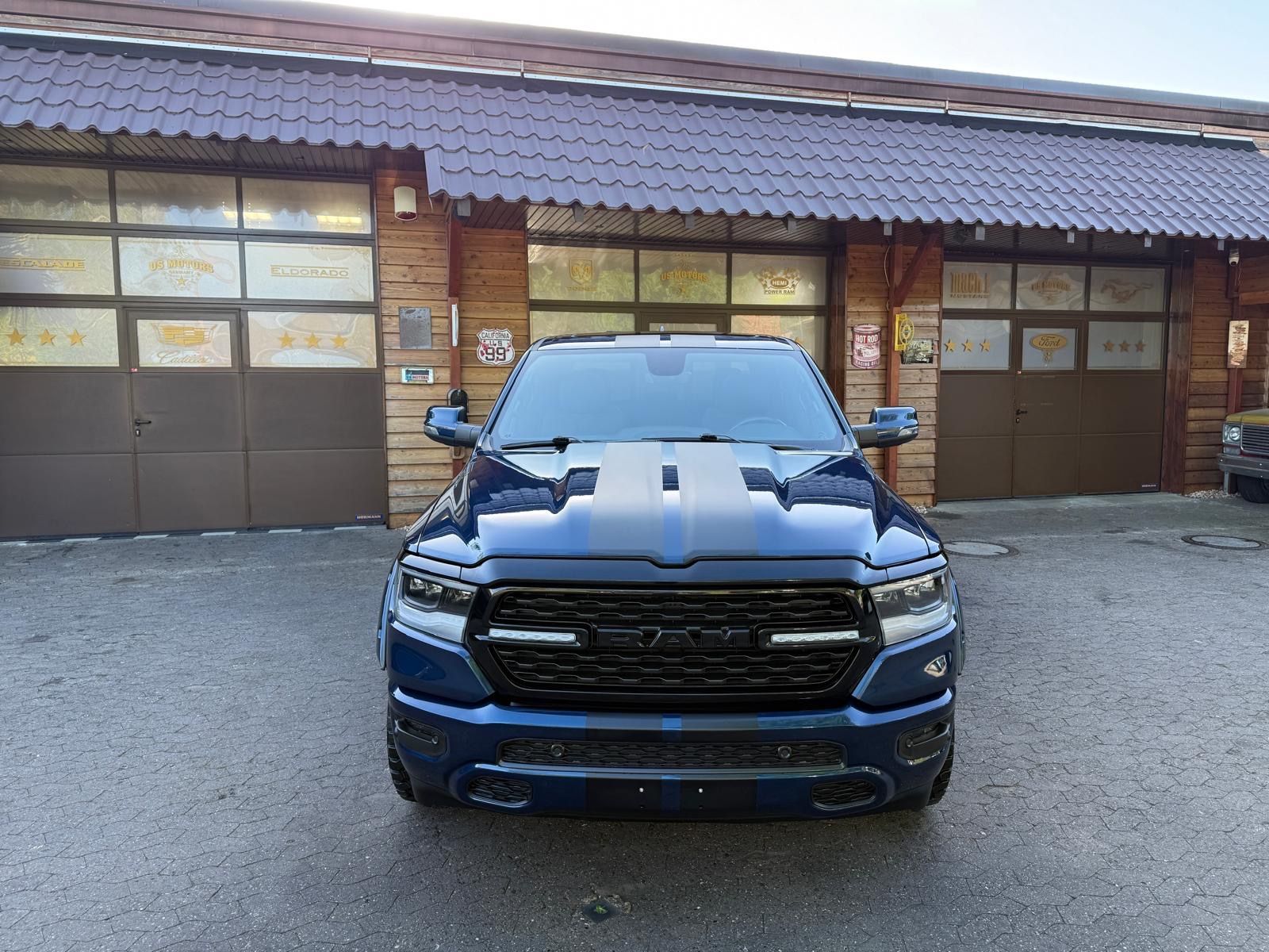 Dodge V8*4X4*PANO*12"RADIO*El.-TRITT*AHK*NAVI*GARANTIE