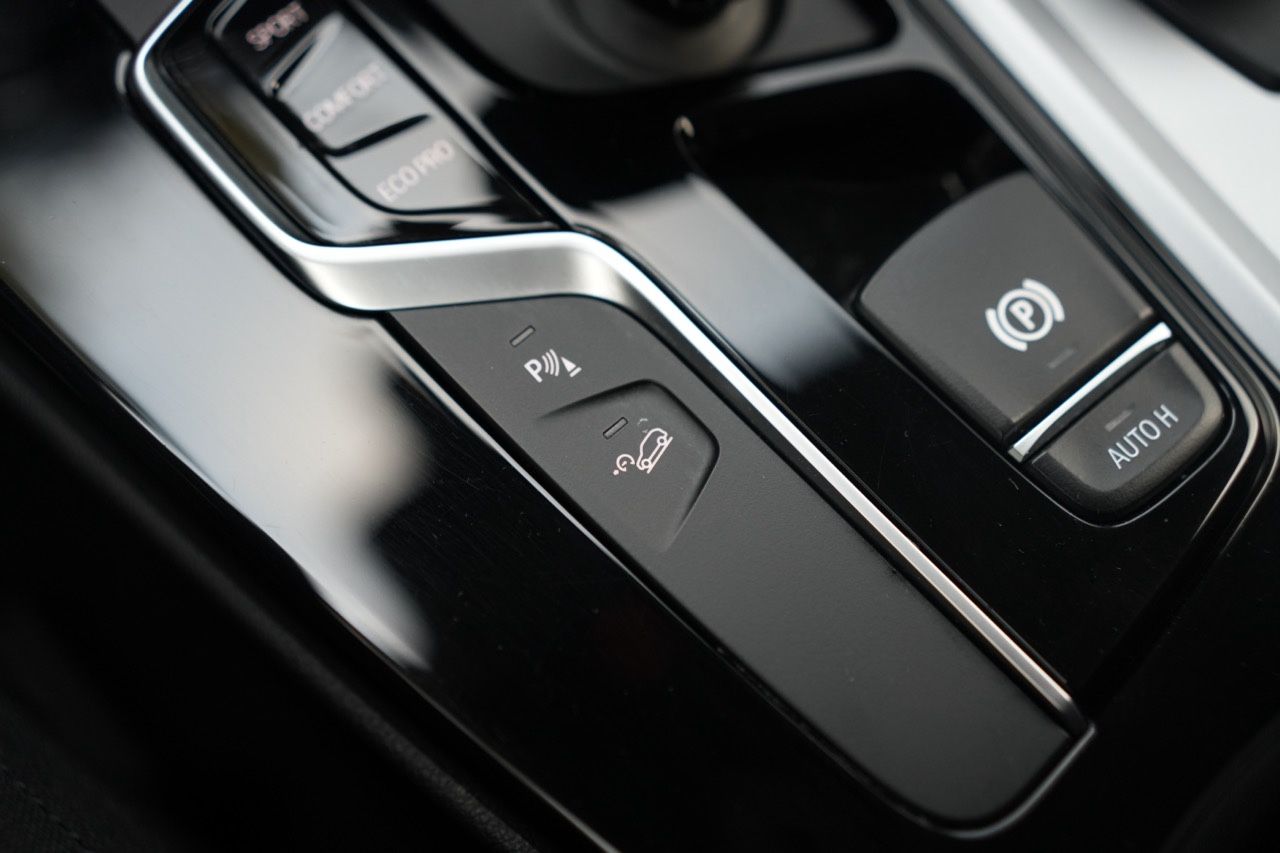 BMW X3 xDrive 20 i Advantage *LIVECOCKPIT*NAVI*