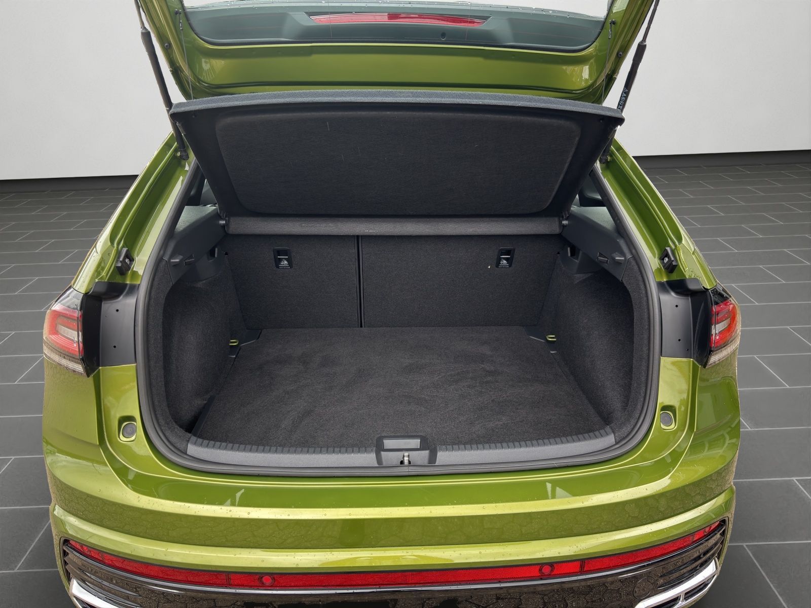 Volkswagen Taigo 1.5 TSI DSG R-line - Samsaru's Car Outlet