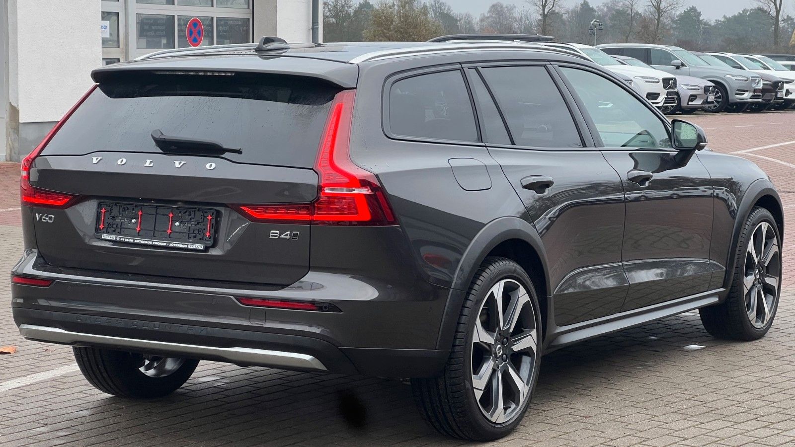 Volvo V60 CC B4 D Ultimate AWD*B&W*360°*SH*MASSAGE*