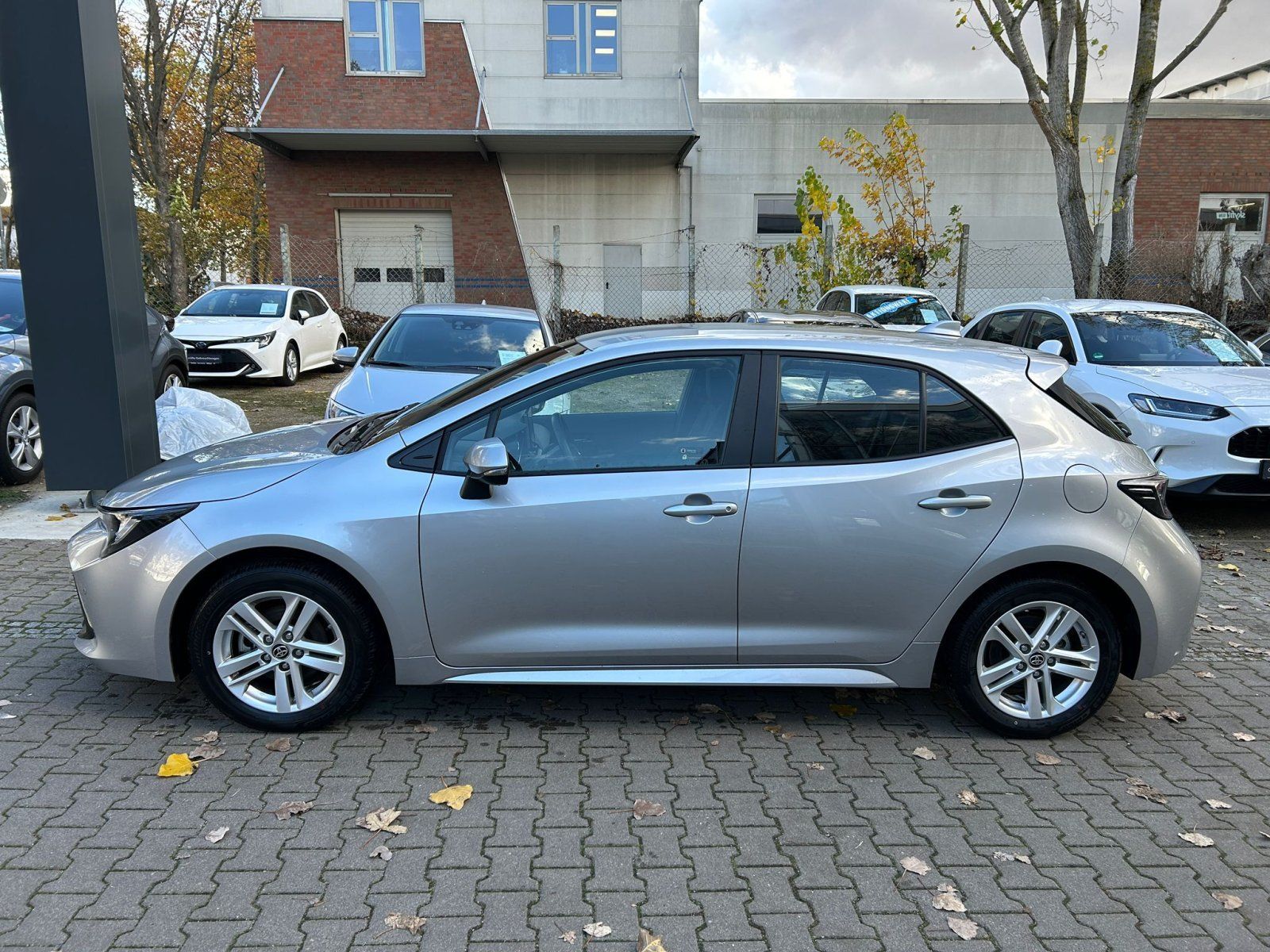 Toyota Corolla 1.8l Hybrid  Business Edition *WKR*SiHzg