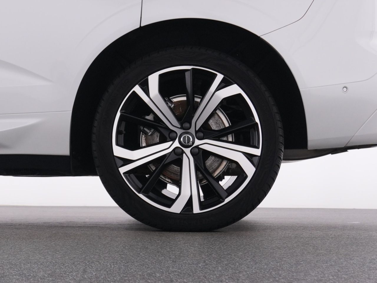 Volvo XC60 T6 Recharge PLUS DARK LICHTPAK+360°+PANO