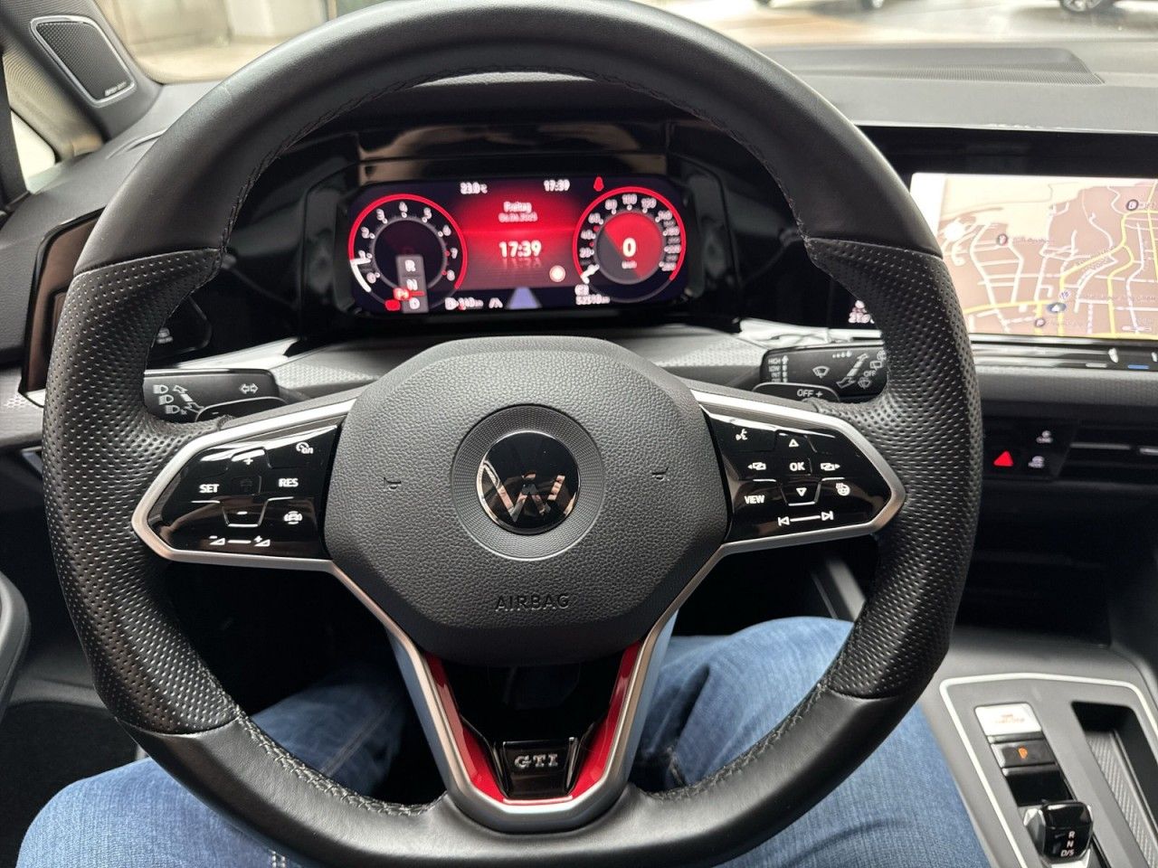 Volkswagen Golf VIII 2.0 GTI DSG - Samsaru's Car Outlet