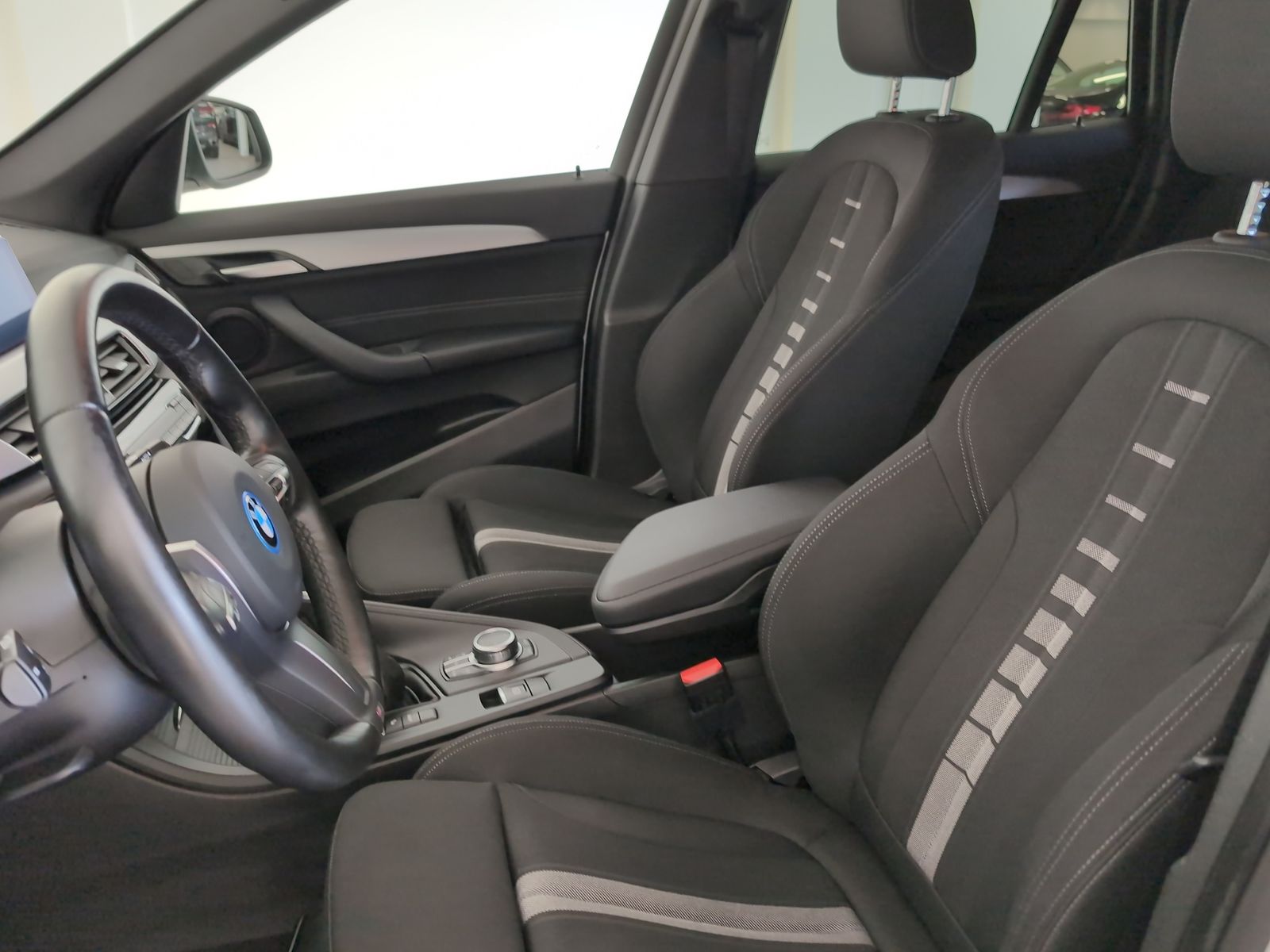 BMW X1 xDrive25e Advantage - Samsaru's Car Outlet